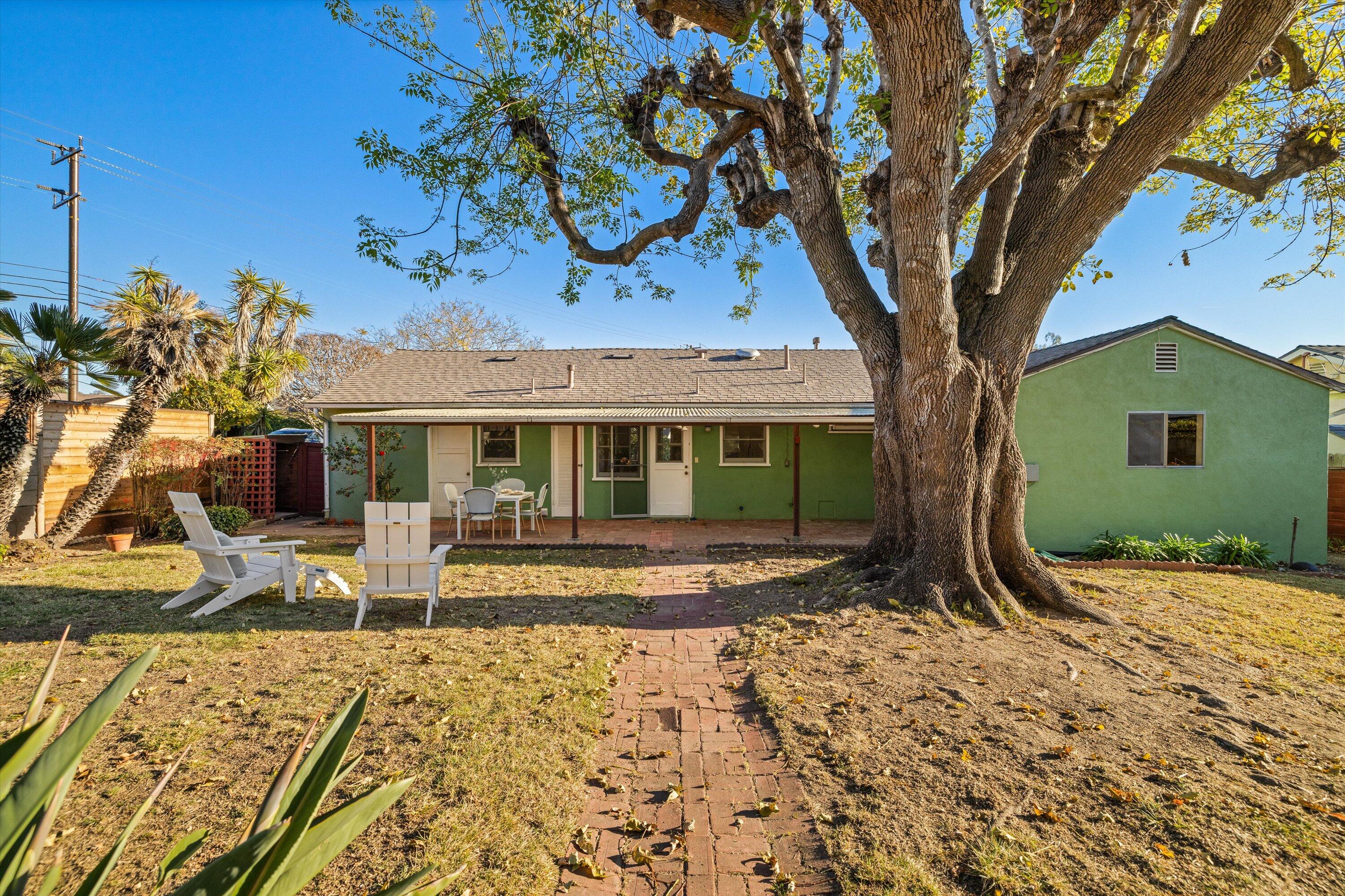 Santa Barbara, California 93105, United States, 3 Bedrooms Bedrooms, ,1 BathroomBathrooms,Residential,Pending,13557