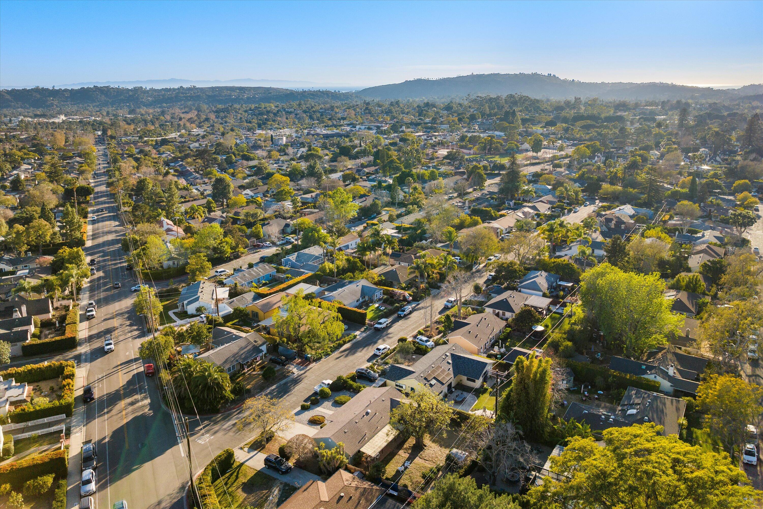 Santa Barbara, California 93105, United States, 3 Bedrooms Bedrooms, ,1 BathroomBathrooms,Residential,Pending,13557