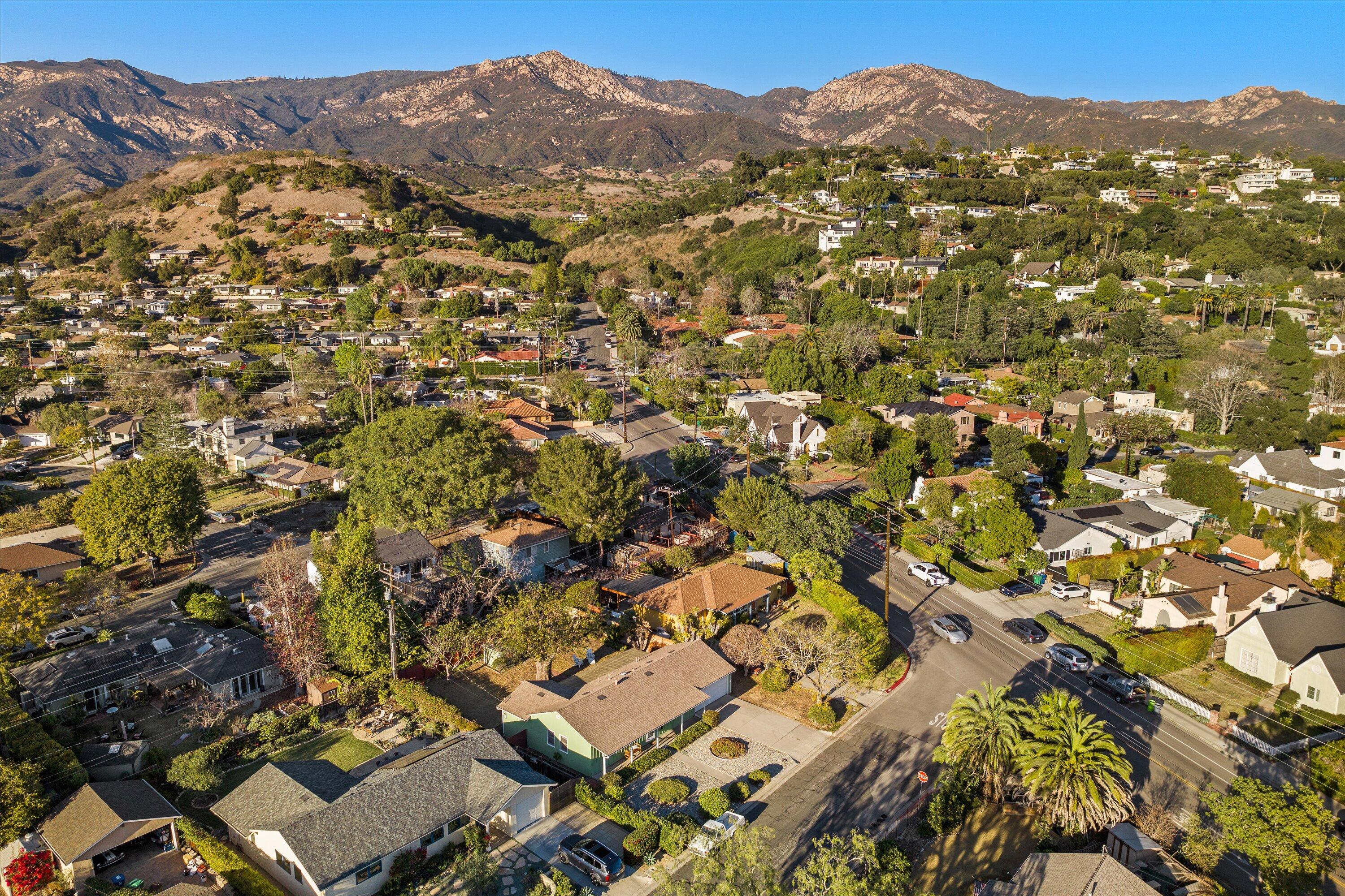 Santa Barbara, California 93105, United States, 3 Bedrooms Bedrooms, ,1 BathroomBathrooms,Residential,Pending,13557