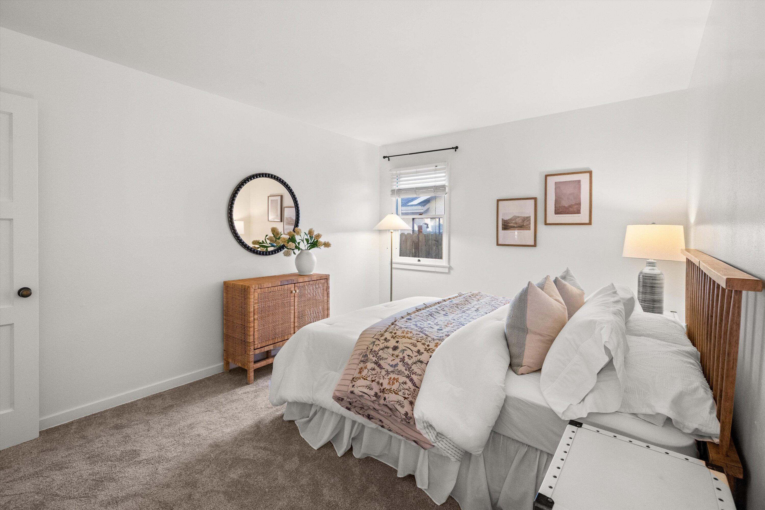 Santa Barbara, California 93105, United States, 3 Bedrooms Bedrooms, ,1 BathroomBathrooms,Residential,Pending,13557