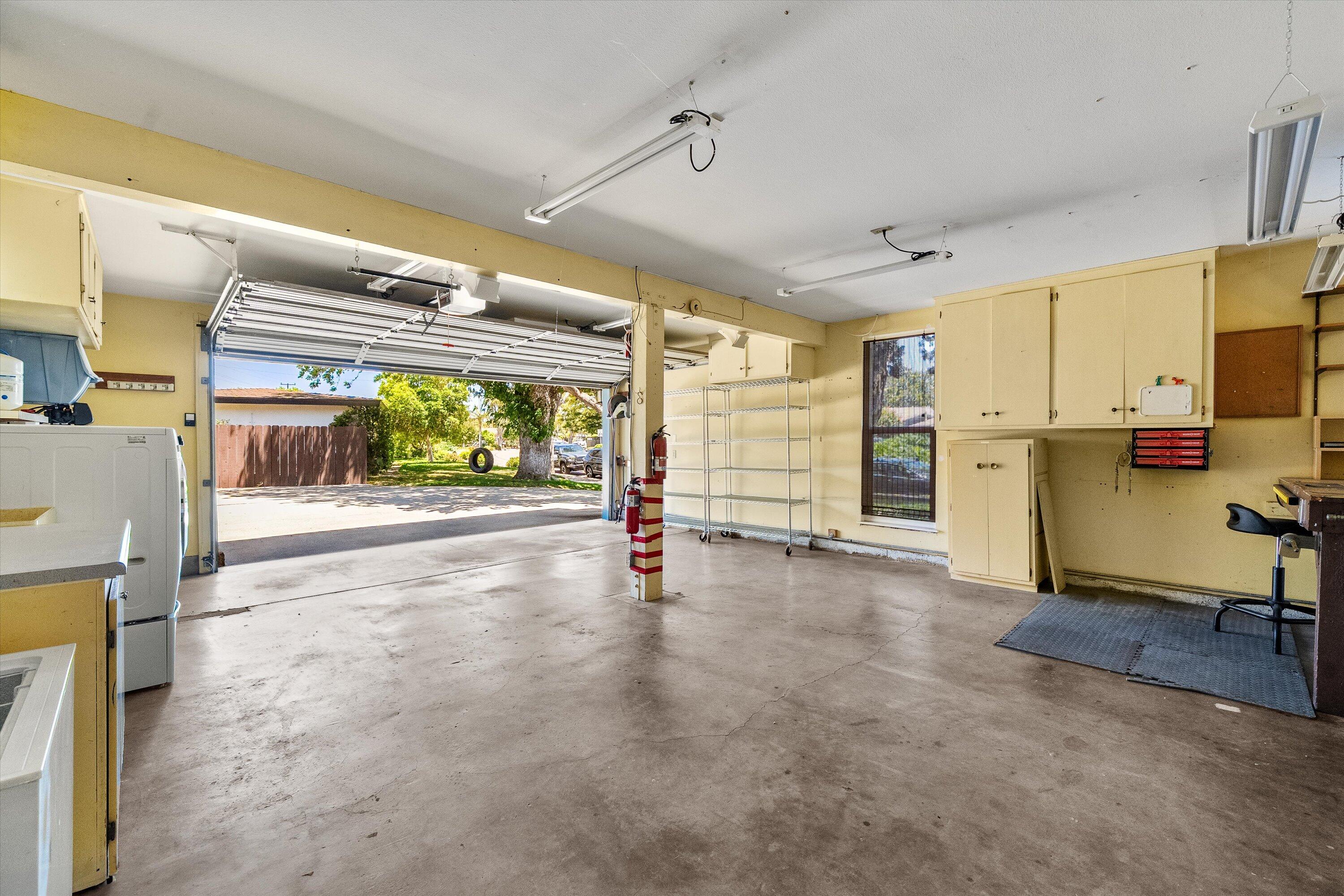 Santa Barbara, California 93111, United States, 4 Bedrooms Bedrooms, ,3 BathroomsBathrooms,Residential,Active,165592