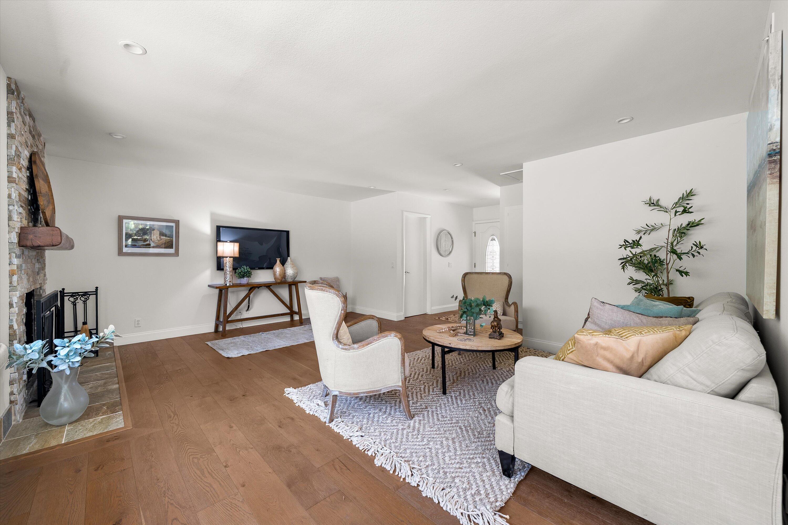 Santa Barbara, California 93111, United States, 4 Bedrooms Bedrooms, ,3 BathroomsBathrooms,Residential,Active,165592