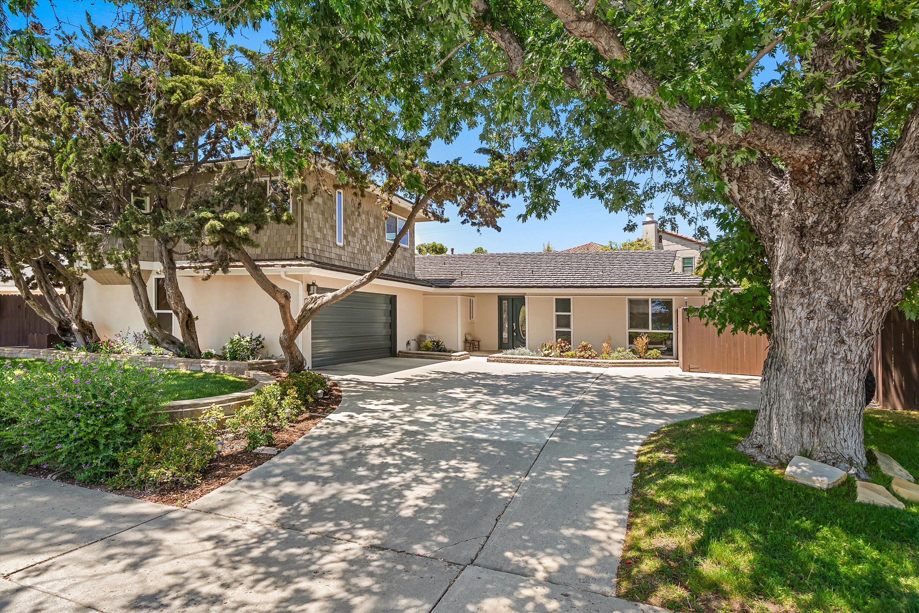 Santa Barbara, California 93111, United States, 4 Bedrooms Bedrooms, ,3 BathroomsBathrooms,Residential,Active,165592