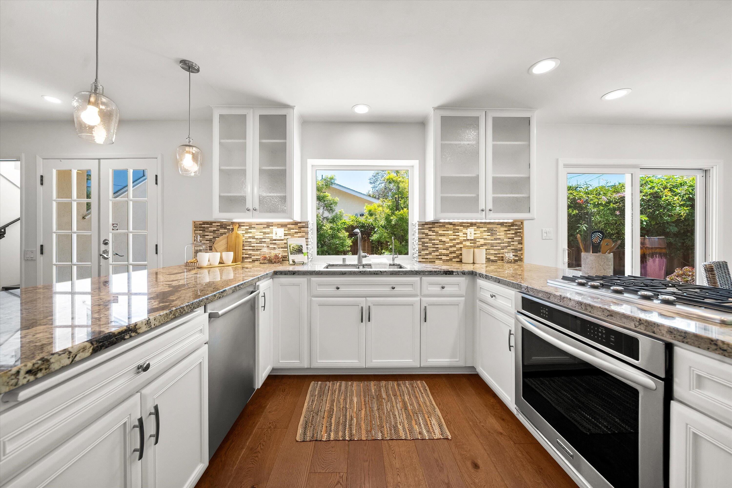 Santa Barbara, California 93111, United States, 4 Bedrooms Bedrooms, ,3 BathroomsBathrooms,Residential,Active,165592