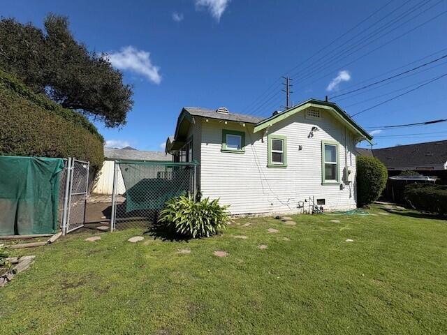 911 E Yanonali Street