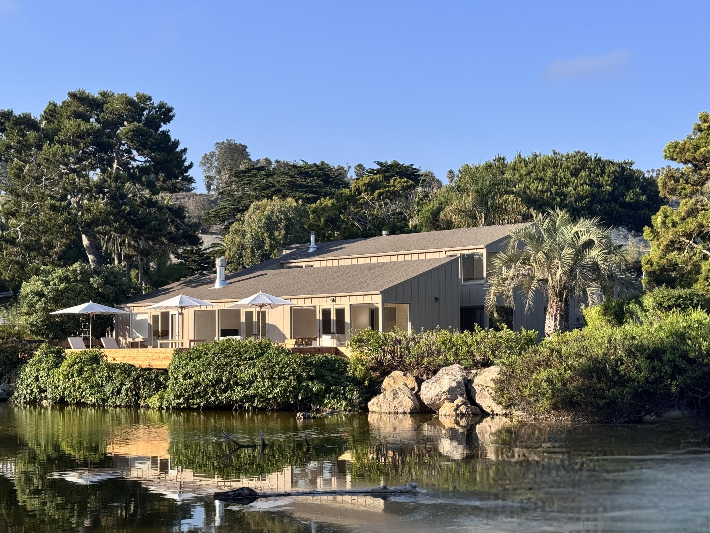 Carpinteria, California 93013, United States, 5 Bedrooms Bedrooms, ,4 BathroomsBathrooms,Residential,Active,227371