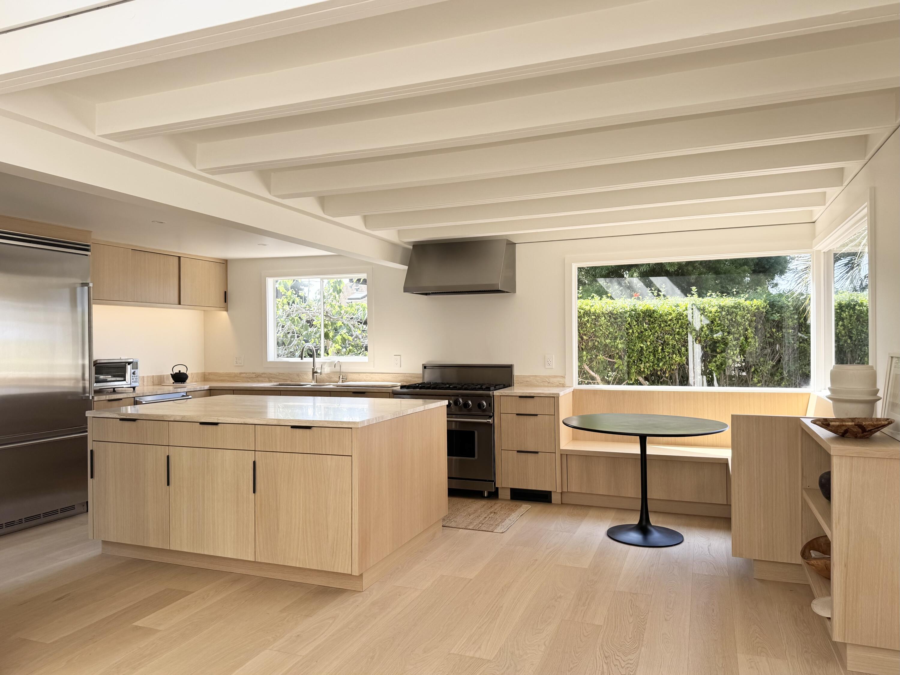 Carpinteria, California 93013, United States, 5 Bedrooms Bedrooms, ,4 BathroomsBathrooms,Residential,Active,227371