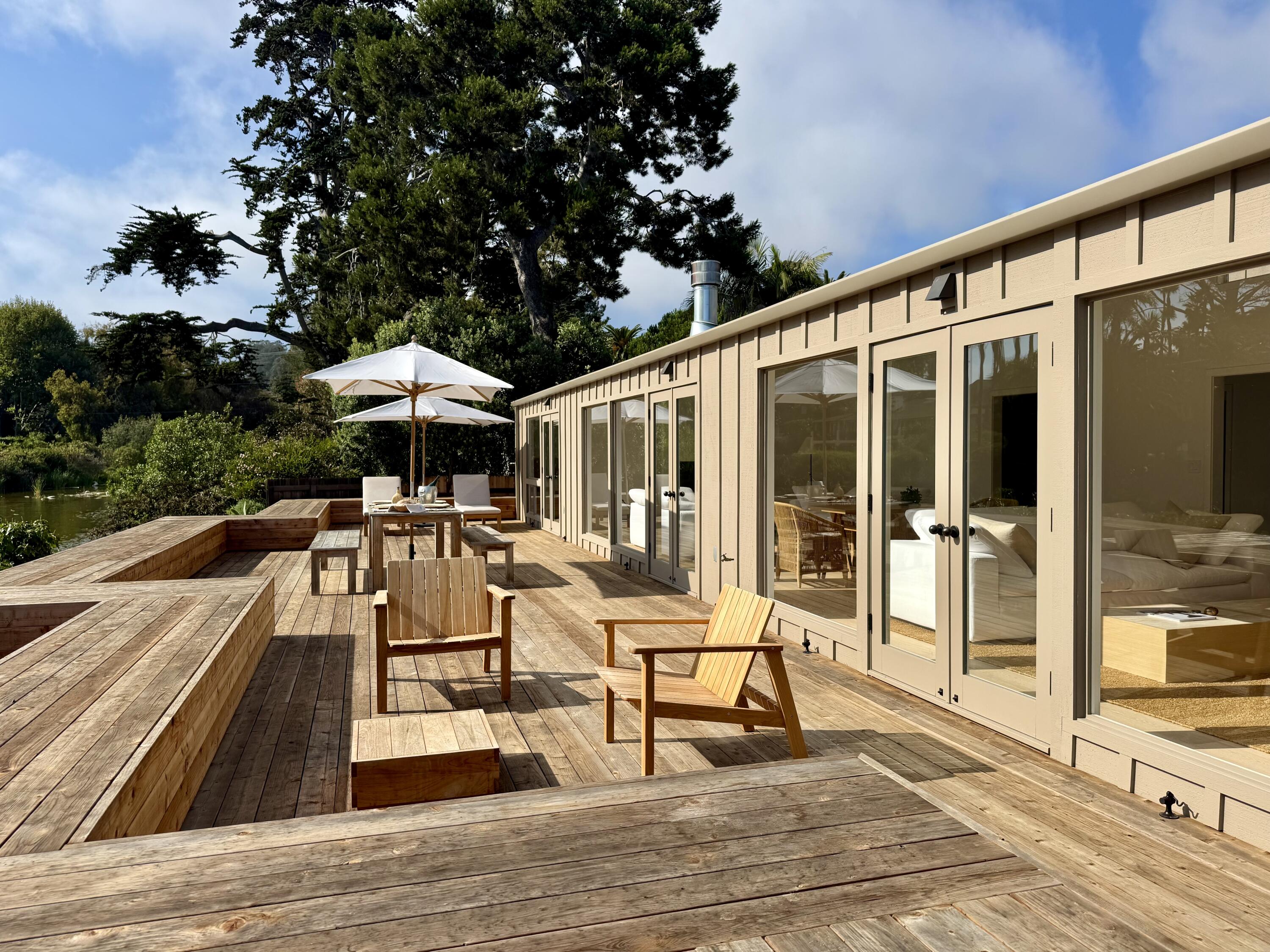 Carpinteria, California 93013, United States, 5 Bedrooms Bedrooms, ,4 BathroomsBathrooms,Residential,Active,227371