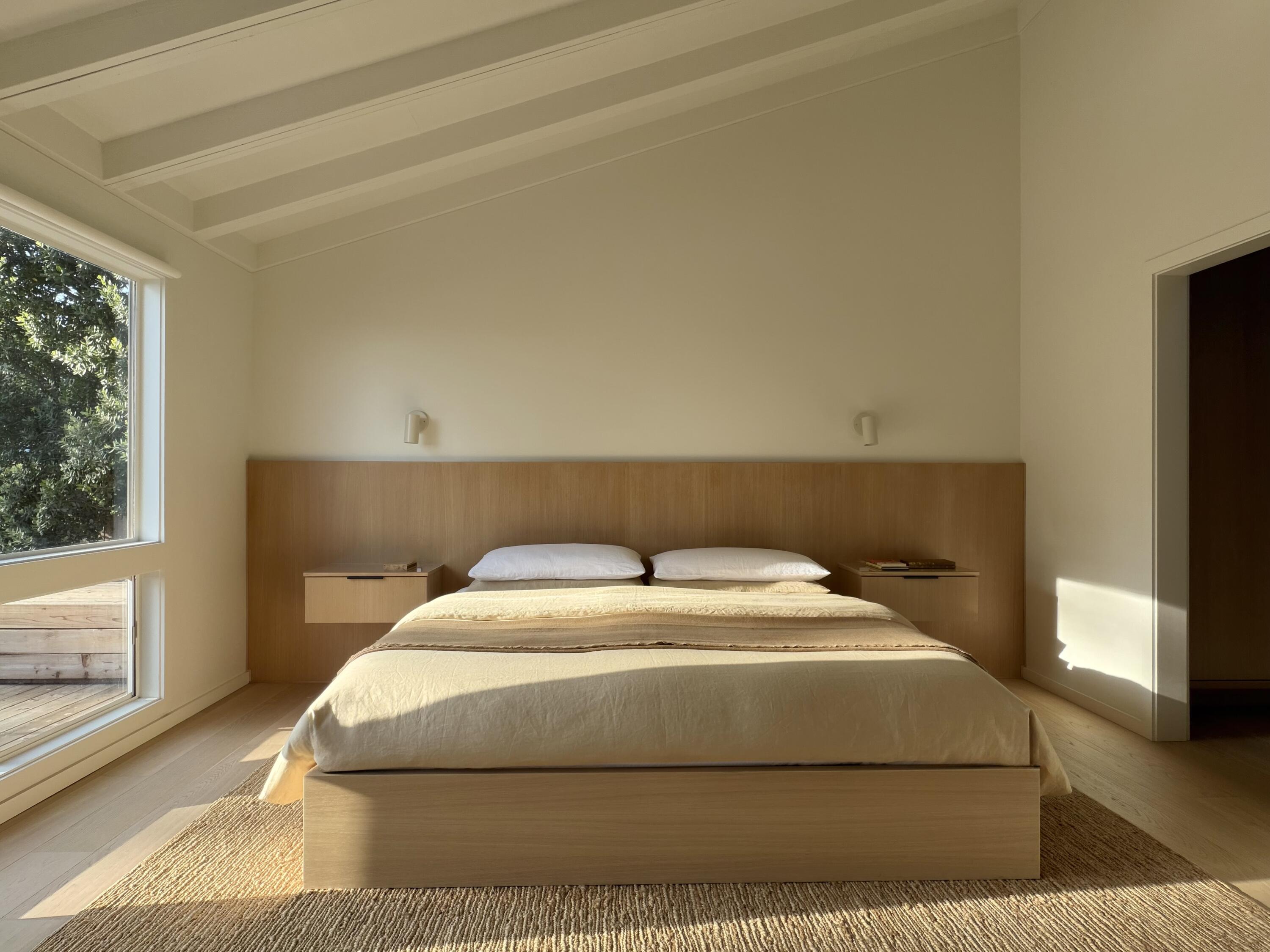 Carpinteria, California 93013, United States, 5 Bedrooms Bedrooms, ,4 BathroomsBathrooms,Residential,Active,227371