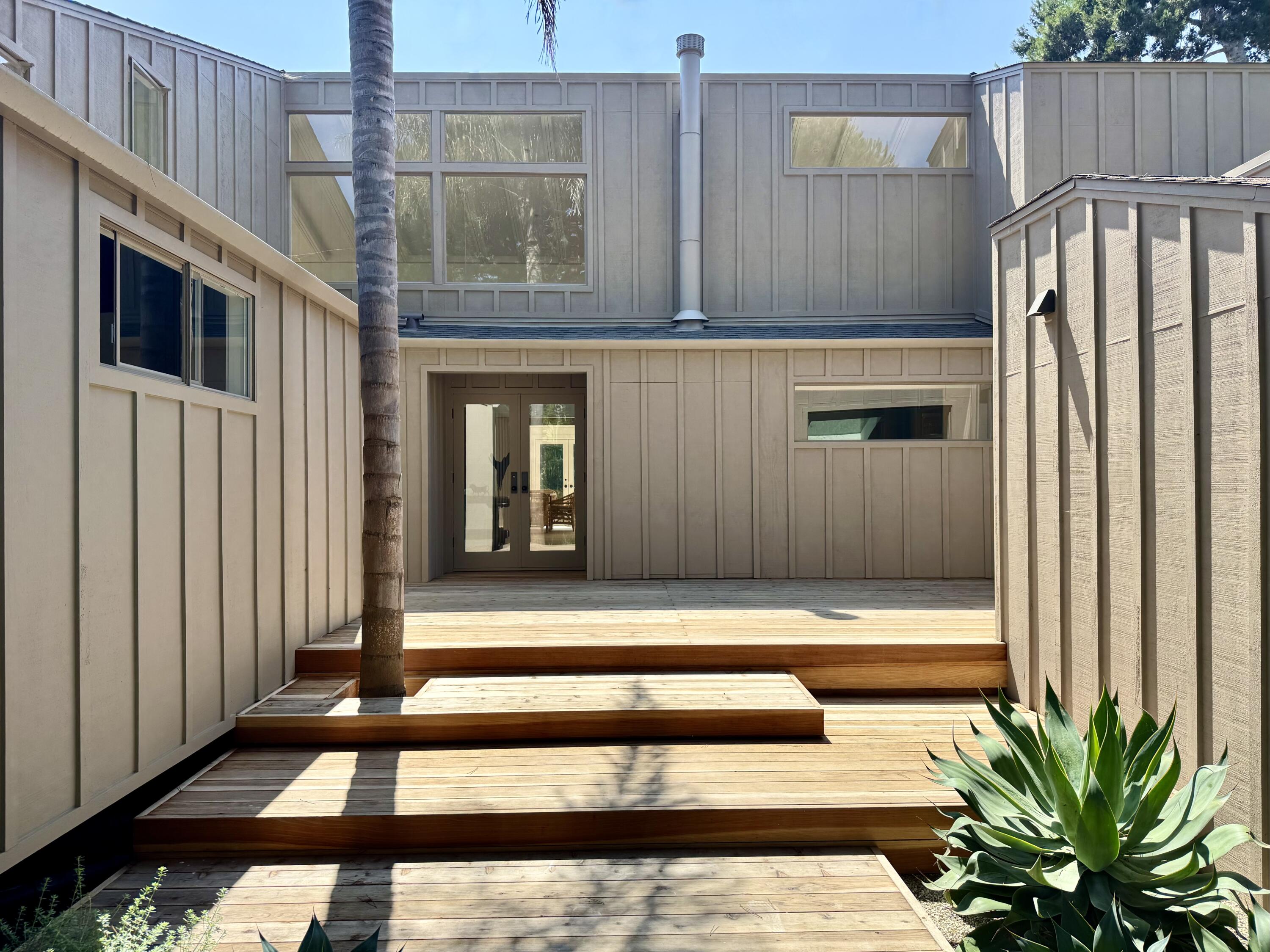 Carpinteria, California 93013, United States, 5 Bedrooms Bedrooms, ,4 BathroomsBathrooms,Residential,Active,227371