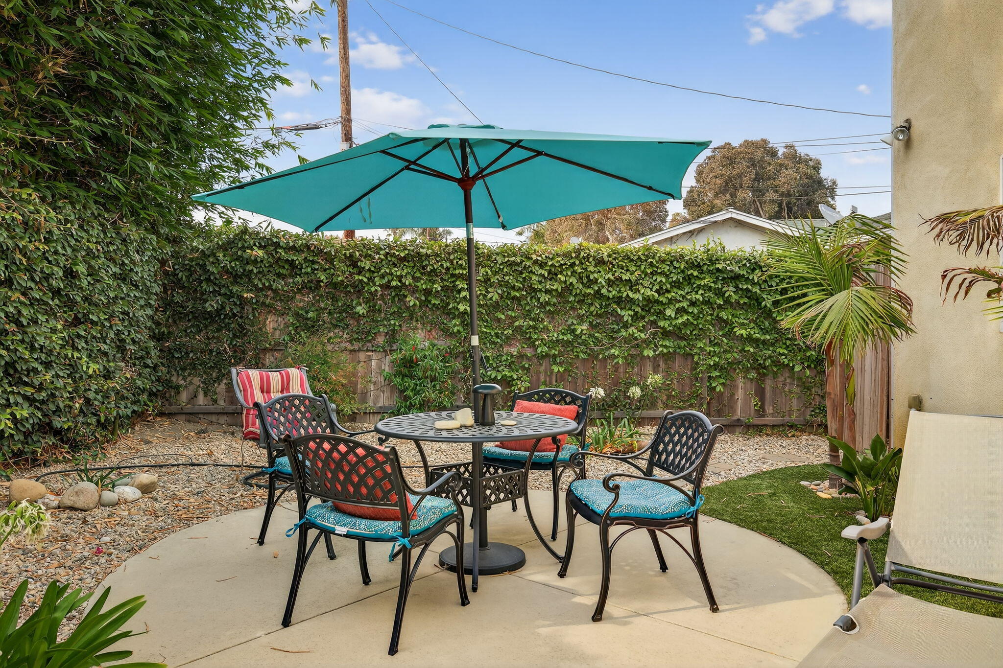 Ventura, California 93003, United States, ,Residential,Pending,186140