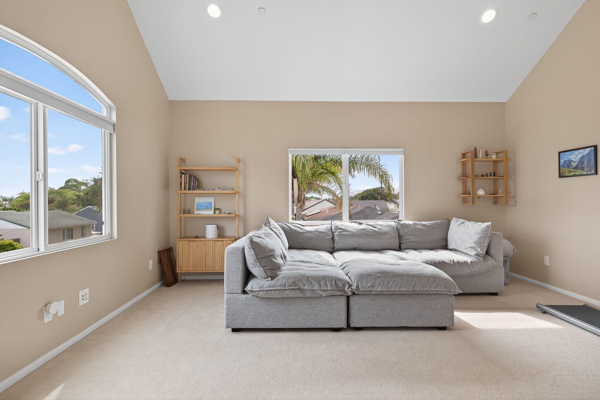 Ventura, California 93003, United States, ,Residential,Pending,186140