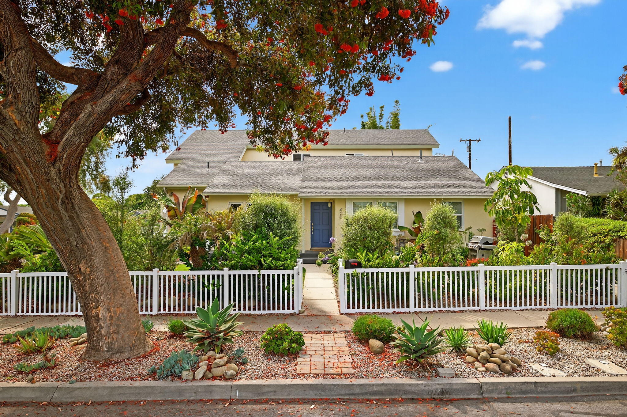 Ventura, California 93003, United States, ,Residential,Pending,186140