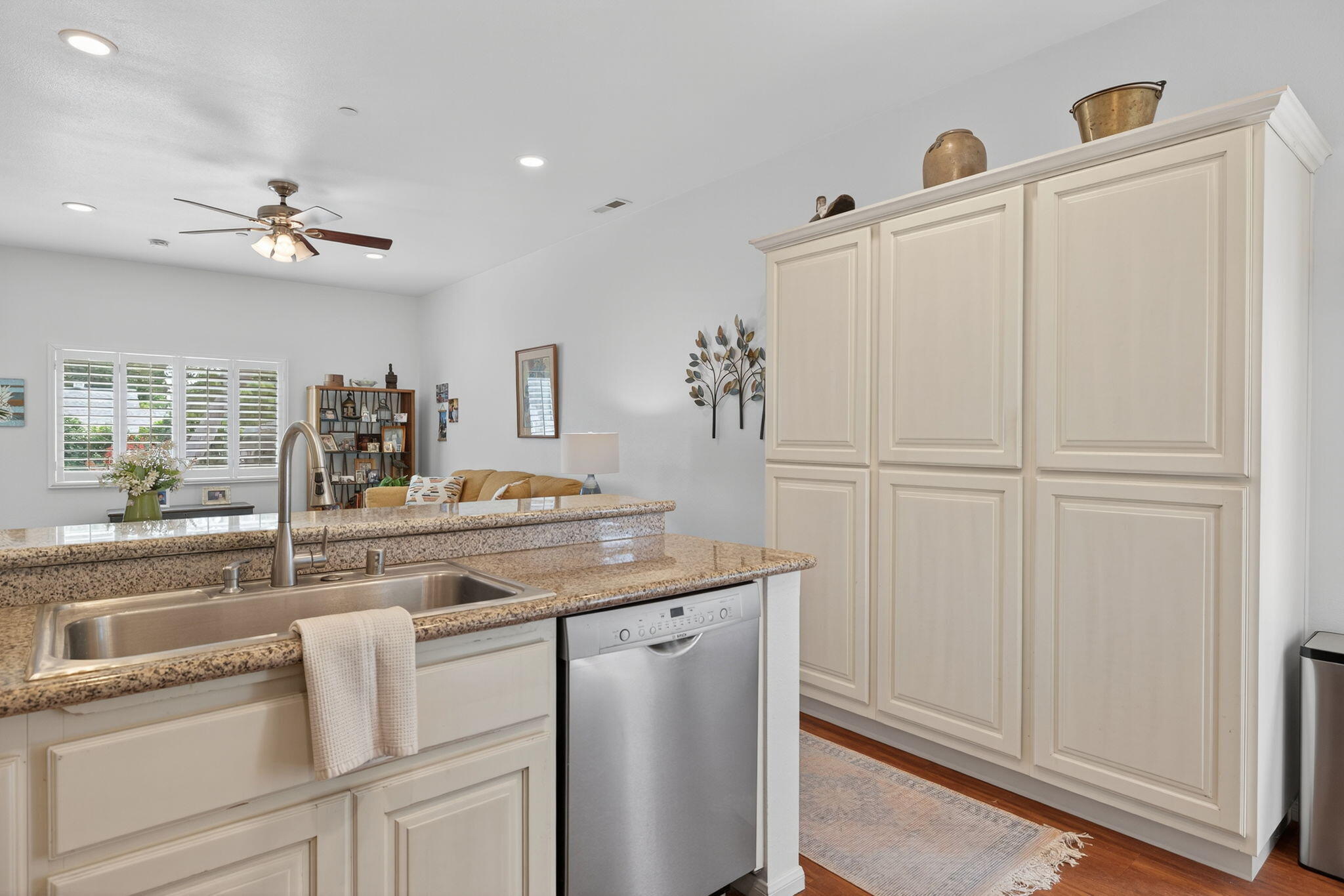 Ventura, California 93003, United States, ,Residential,Pending,186140