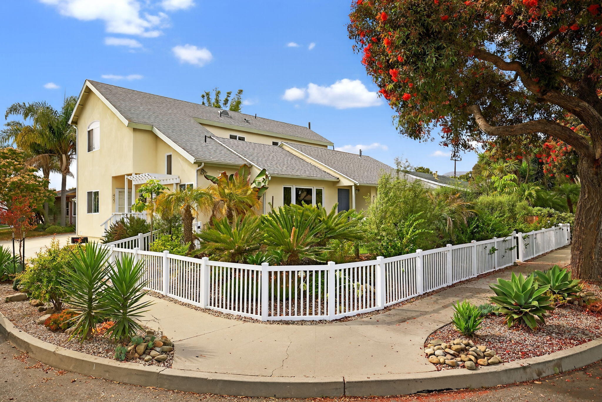 Ventura, California 93003, United States, ,Residential,Pending,186140