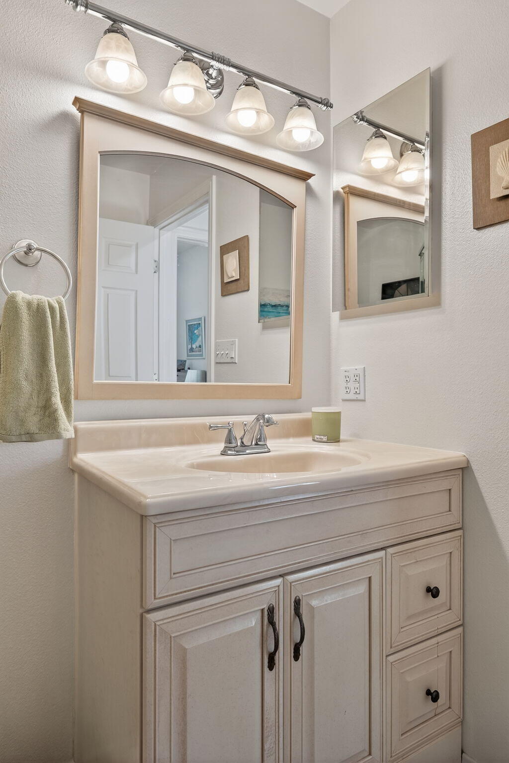 Ventura, California 93003, United States, ,Residential,Pending,186140