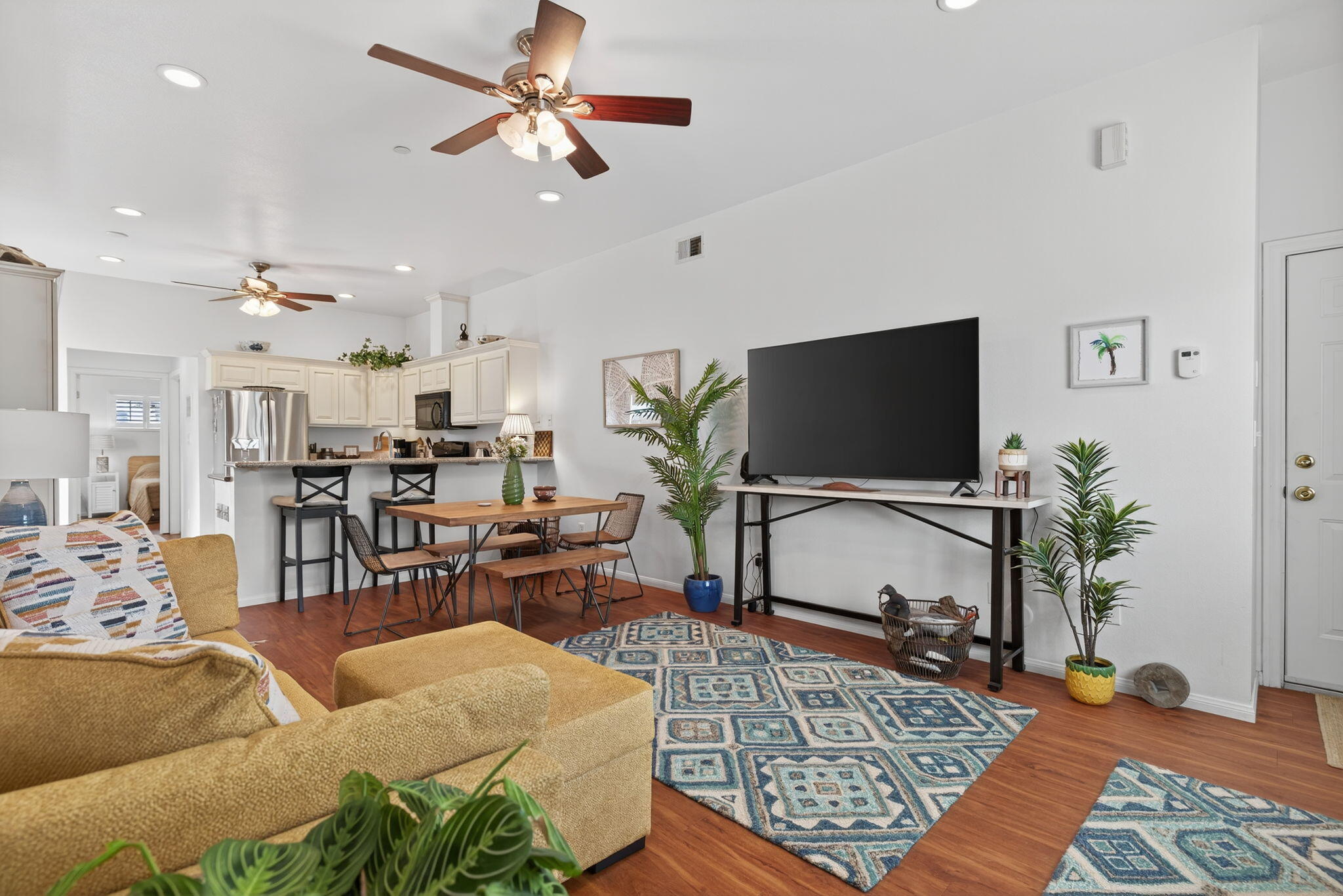 Ventura, California 93003, United States, ,Residential,Pending,186140