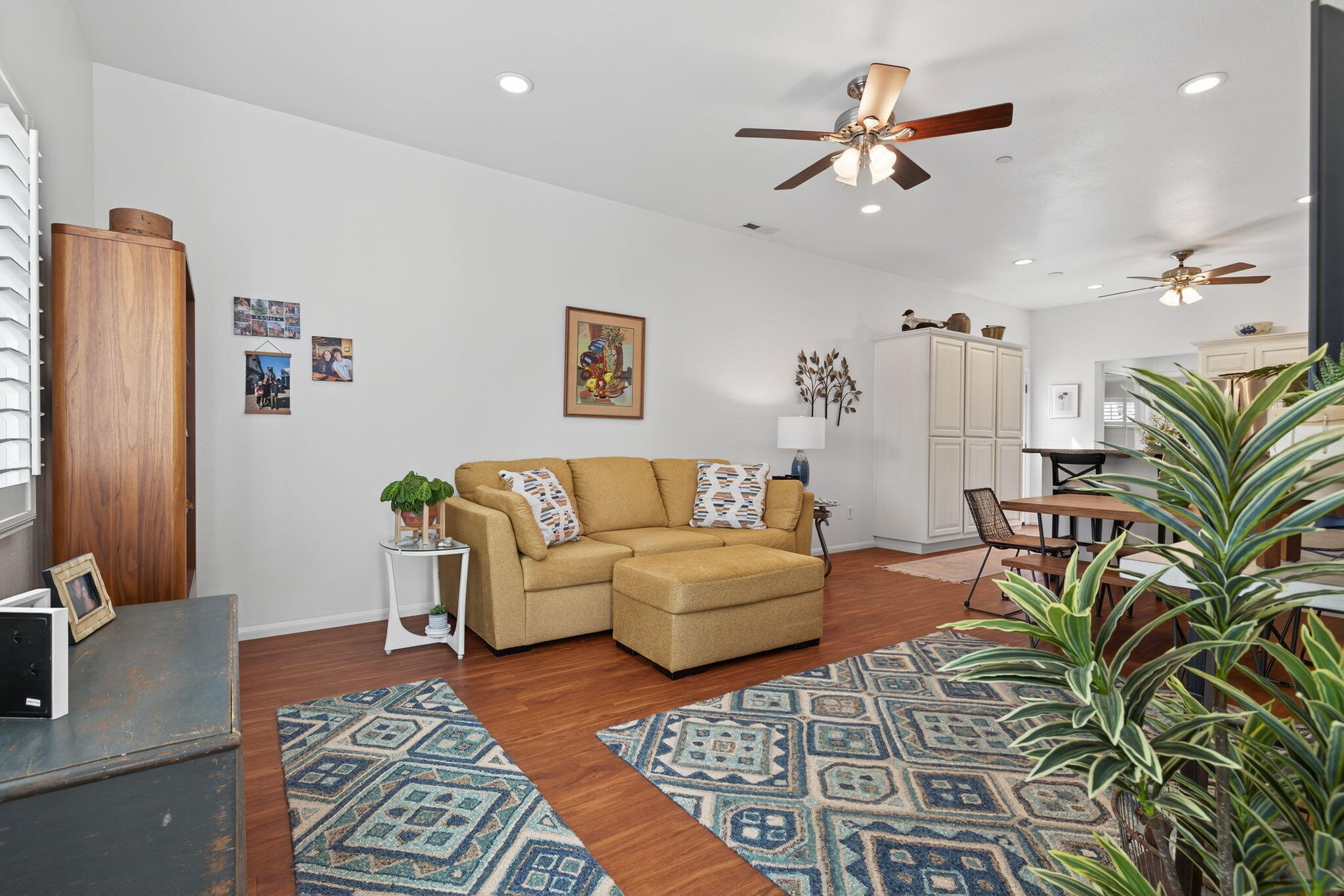 Ventura, California 93003, United States, ,Residential,Pending,186140