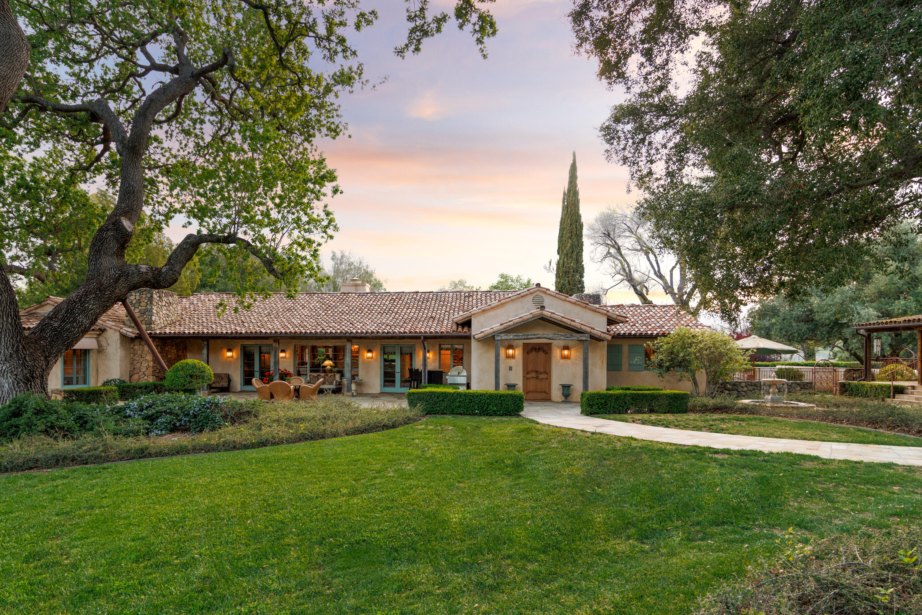 Los Olivos, California 93460, United States, 3 Bedrooms Bedrooms, ,5 BathroomsBathrooms,Residential,Active,237368