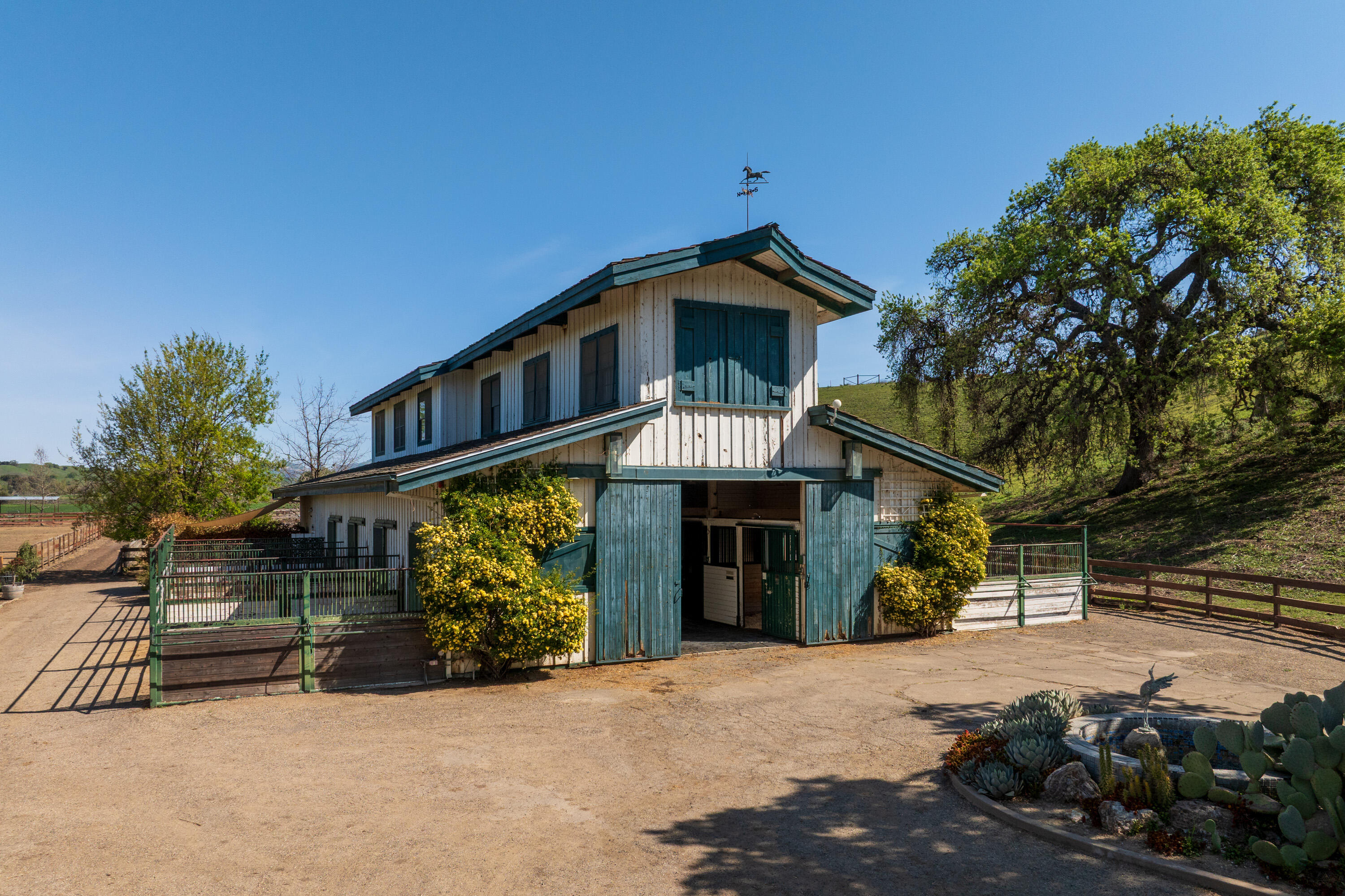 Los Olivos, California 93460, United States, 3 Bedrooms Bedrooms, ,5 BathroomsBathrooms,Residential,Active,237368