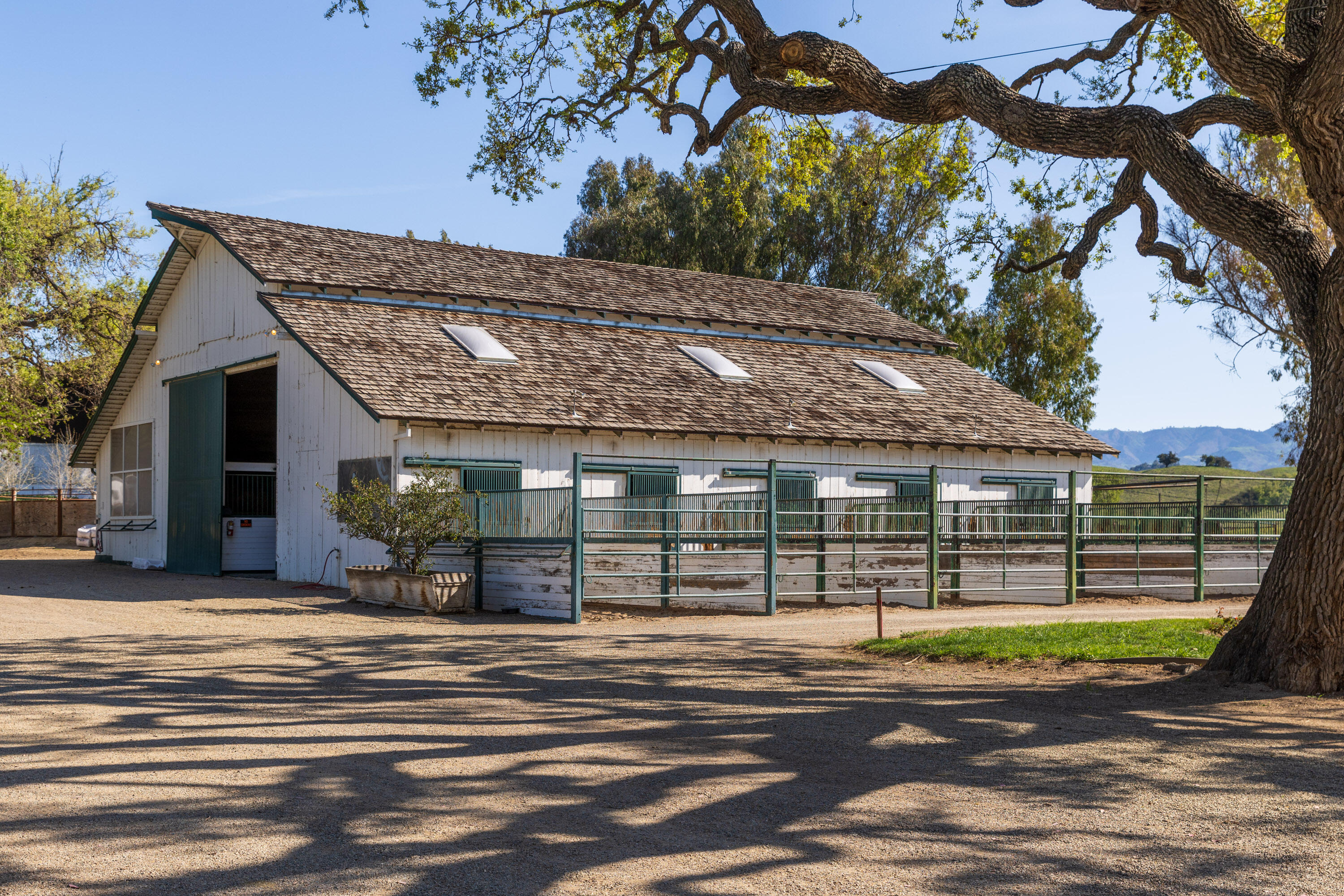 Los Olivos, California 93460, United States, 3 Bedrooms Bedrooms, ,5 BathroomsBathrooms,Residential,Active,237368