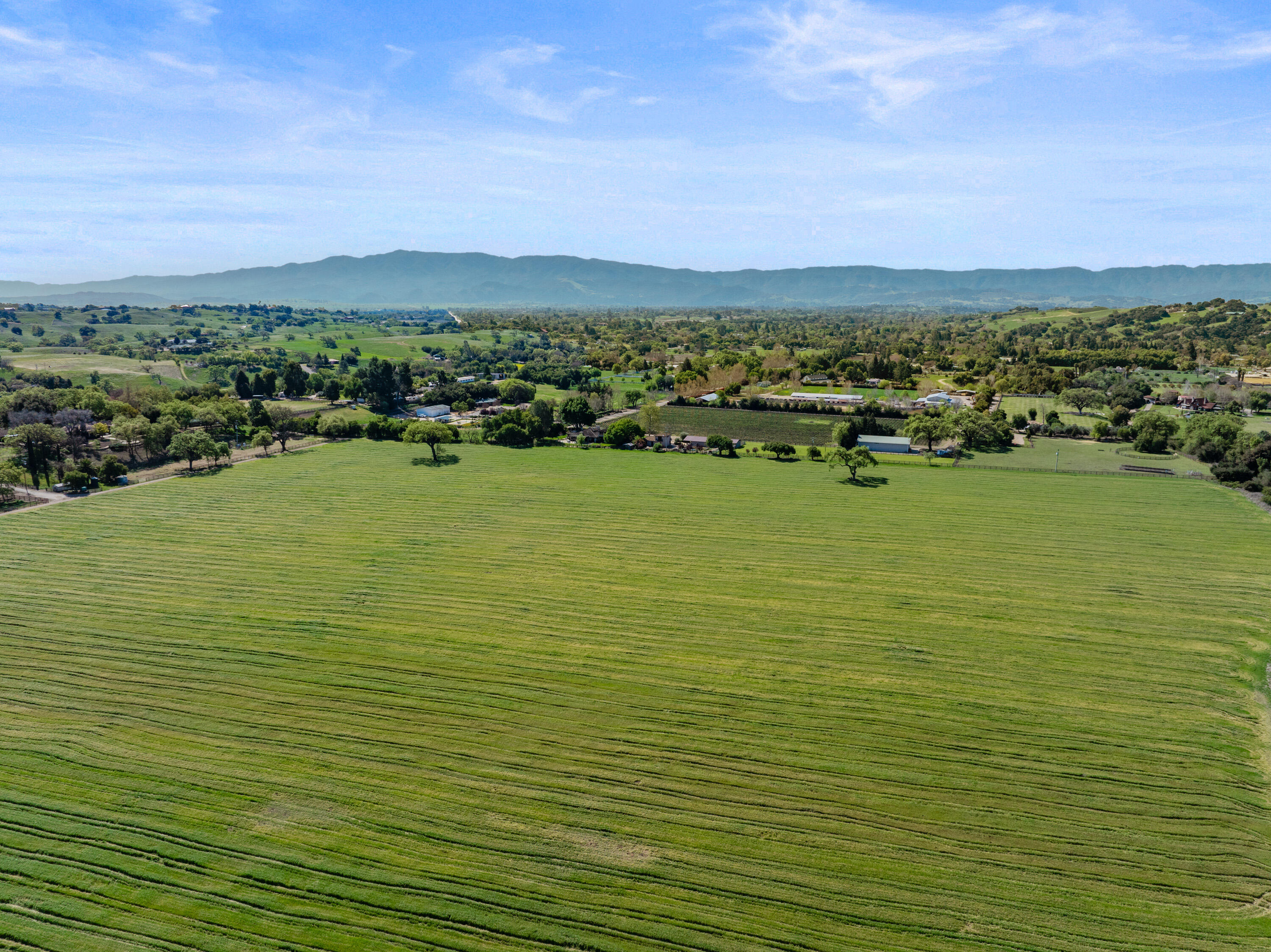 Los Olivos, California 93460, United States, 3 Bedrooms Bedrooms, ,5 BathroomsBathrooms,Residential,Active,237368