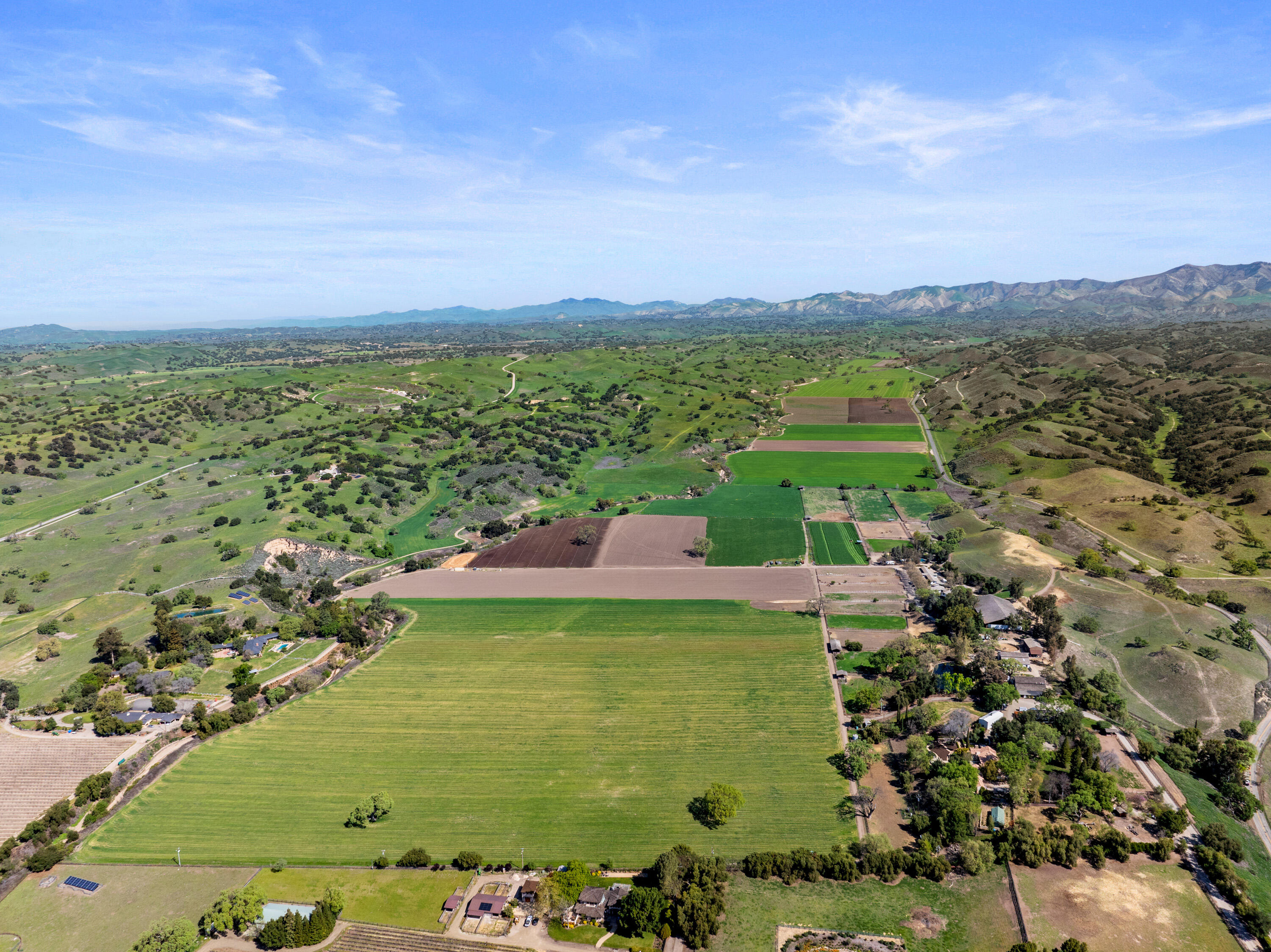 Los Olivos, California 93460, United States, 3 Bedrooms Bedrooms, ,5 BathroomsBathrooms,Residential,Active,237368