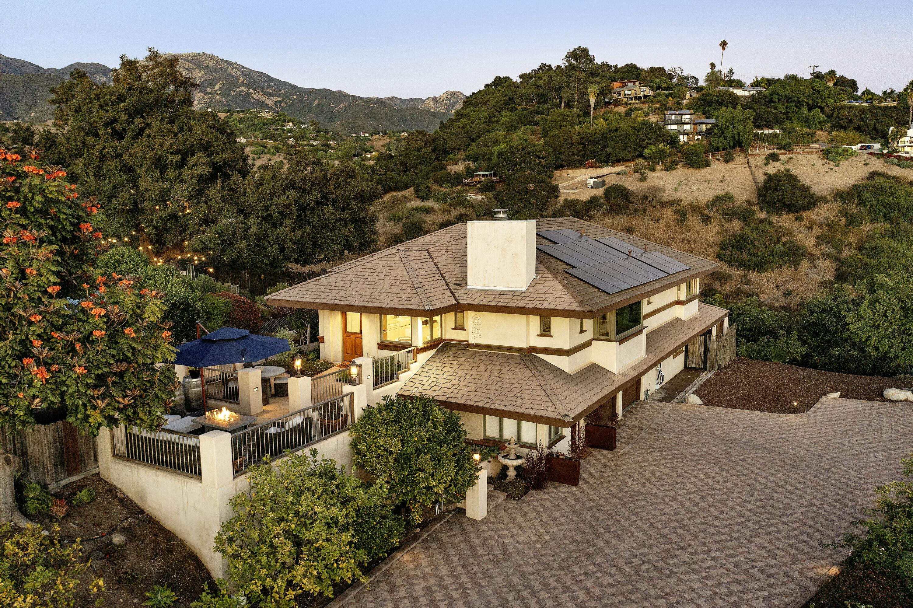 Santa Barbara, California 93105, United States, 4 Bedrooms Bedrooms, ,3 BathroomsBathrooms,Residential,Active,183045