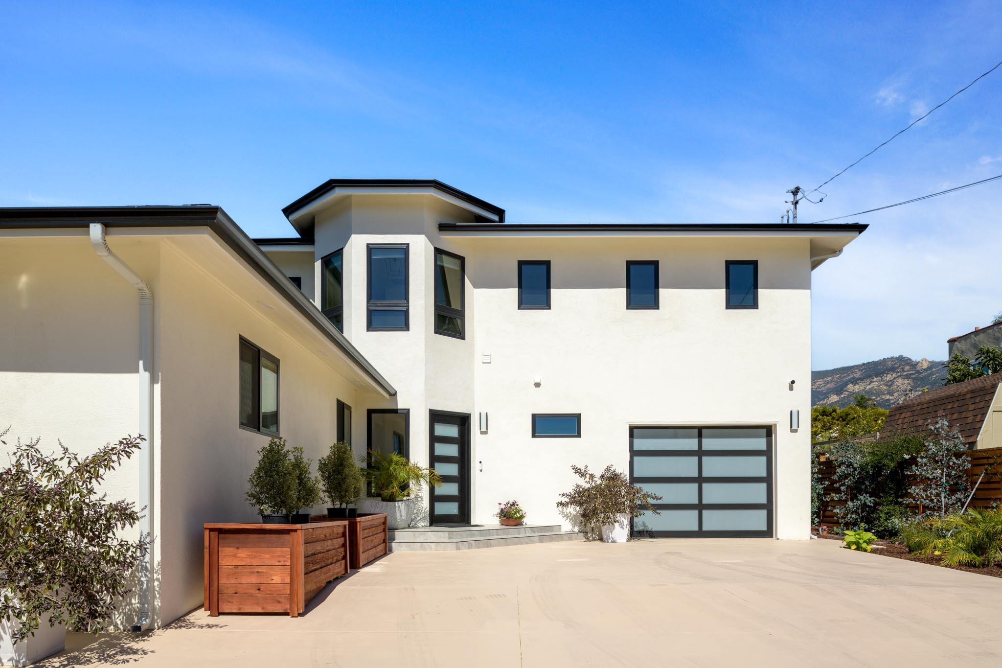 Santa Barbara, California 93110, United States, 5 Bedrooms Bedrooms, ,4 BathroomsBathrooms,Residential,Active,86705