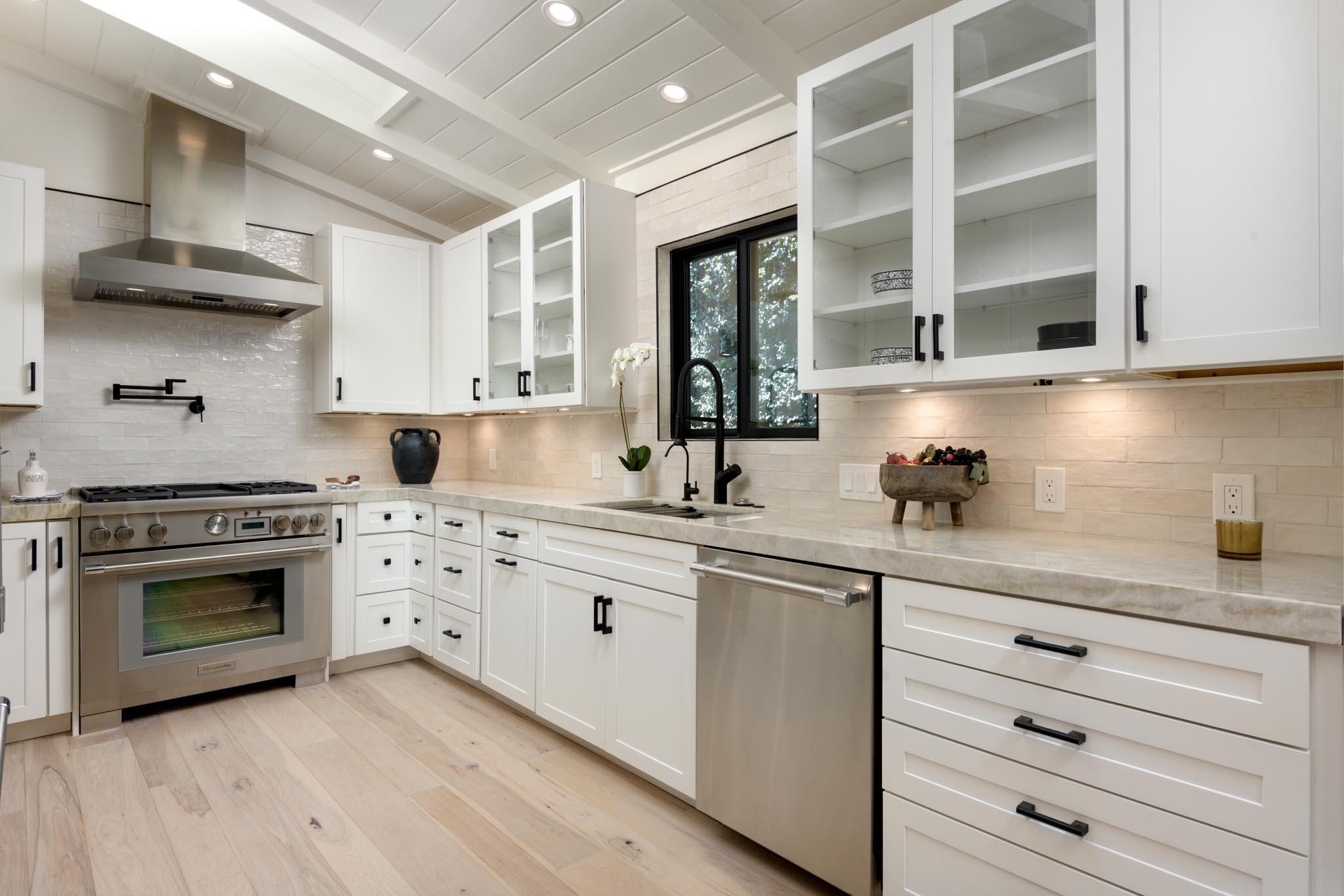 Santa Barbara, California 93110, United States, 5 Bedrooms Bedrooms, ,4 BathroomsBathrooms,Residential,Active,86705