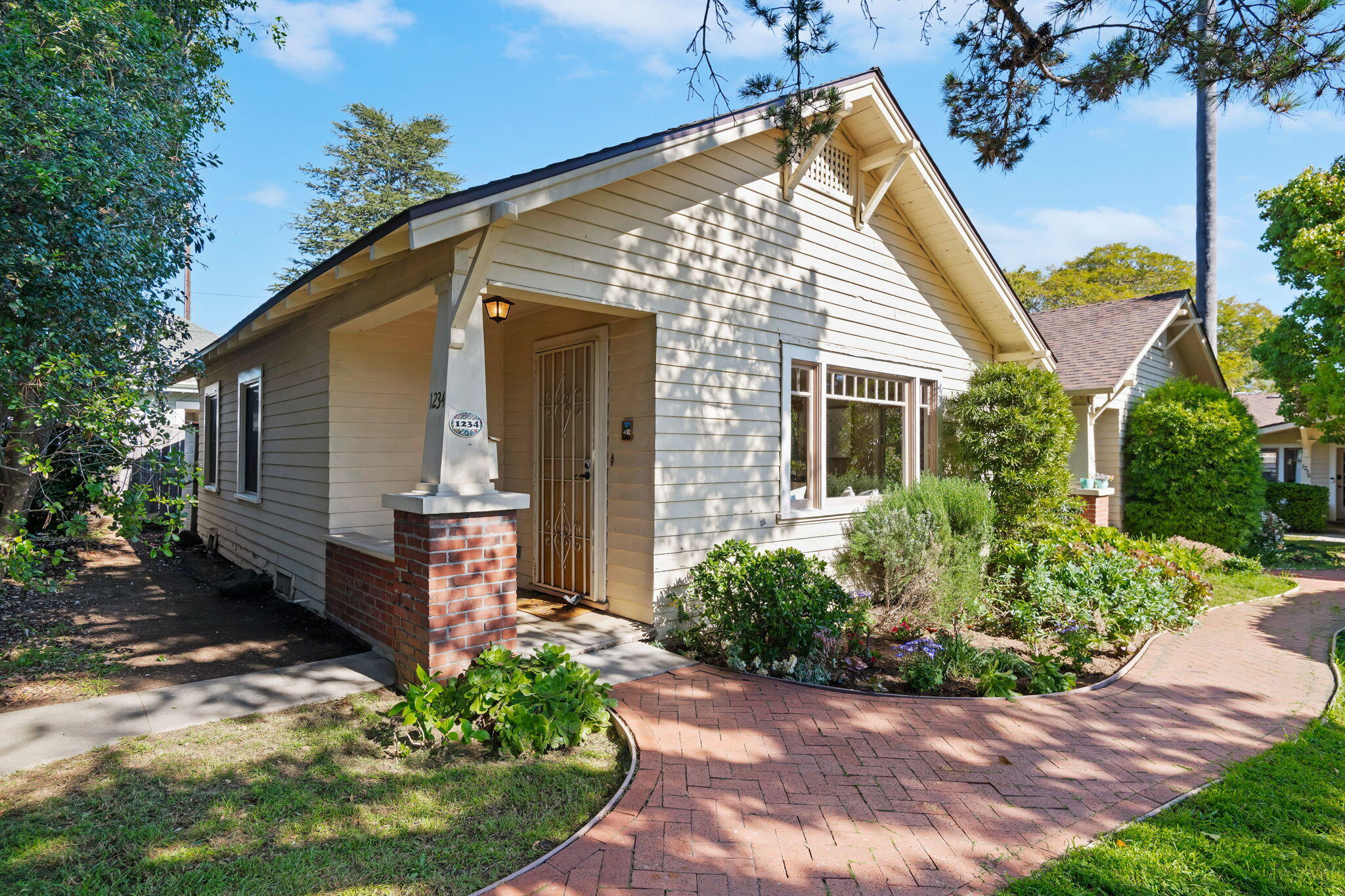 1234 Castillo Street