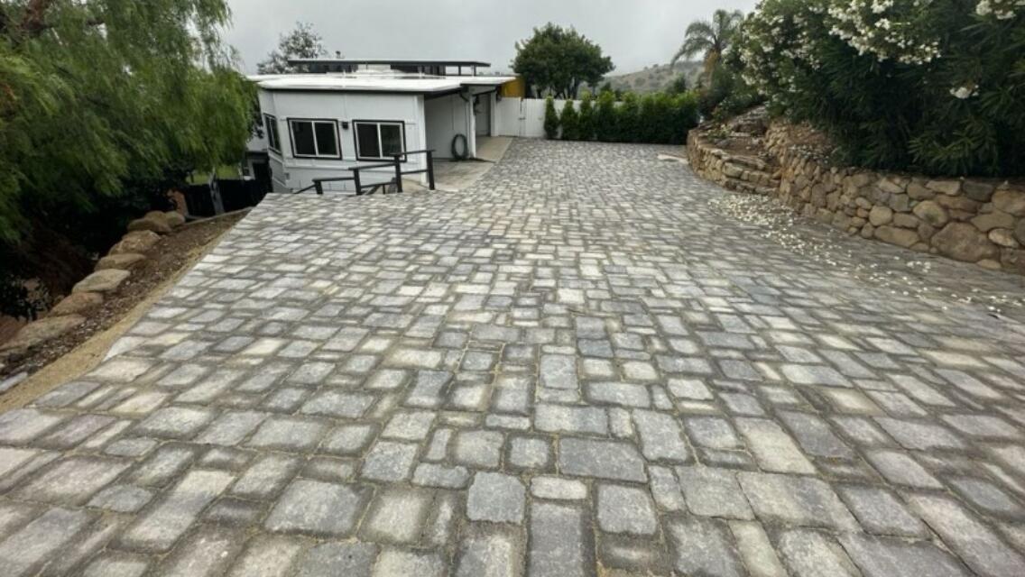 Santa Barbara, California 93105, United States, 6 Bedrooms Bedrooms, ,5 BathroomsBathrooms,Residential,Active,579