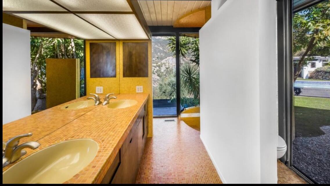 Santa Barbara, California 93105, United States, 6 Bedrooms Bedrooms, ,5 BathroomsBathrooms,Residential,Active,579