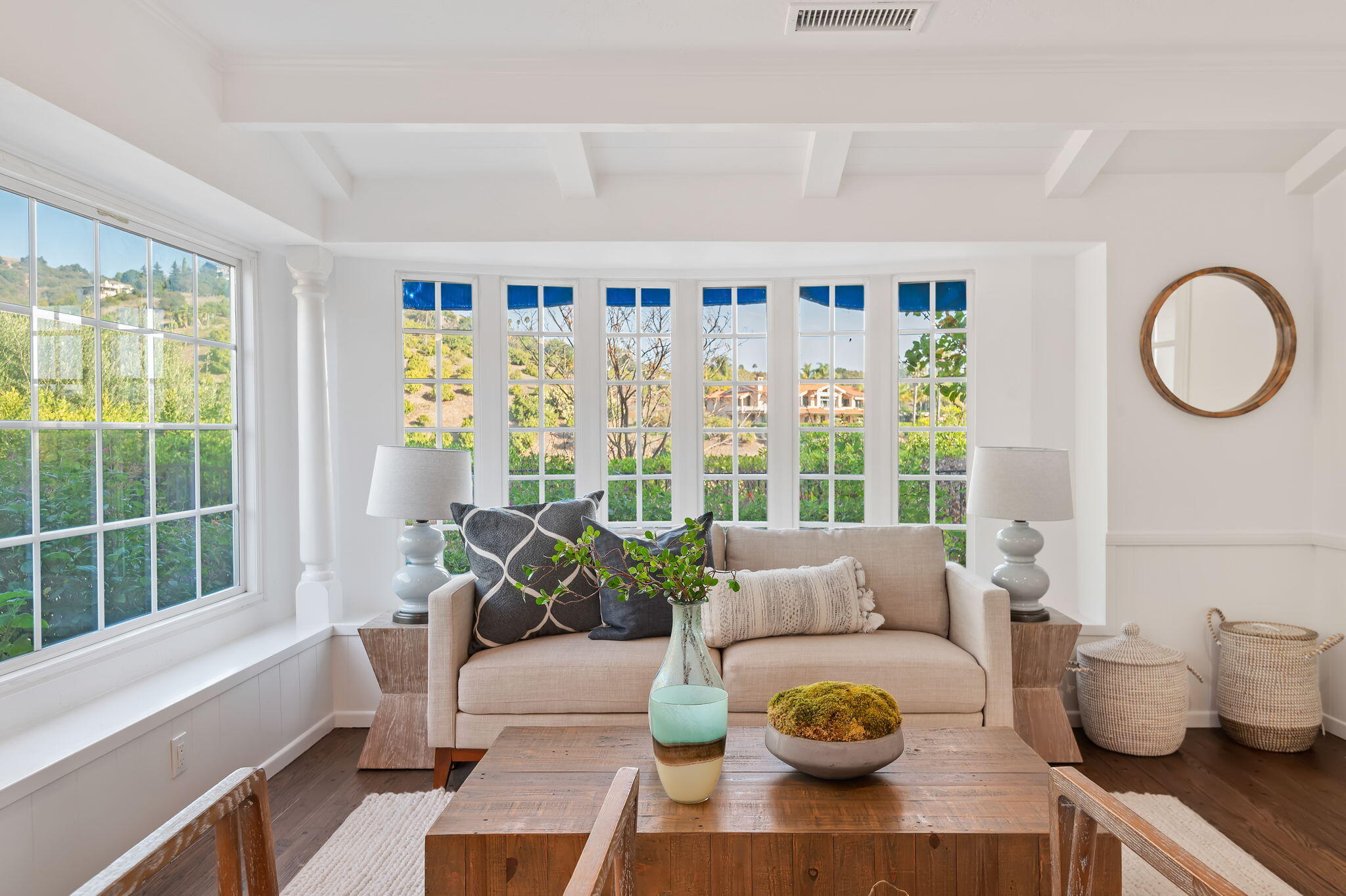 Santa Barbara, California 93105, United States, 4 Bedrooms Bedrooms, ,3 BathroomsBathrooms,Residential,Pending,22079