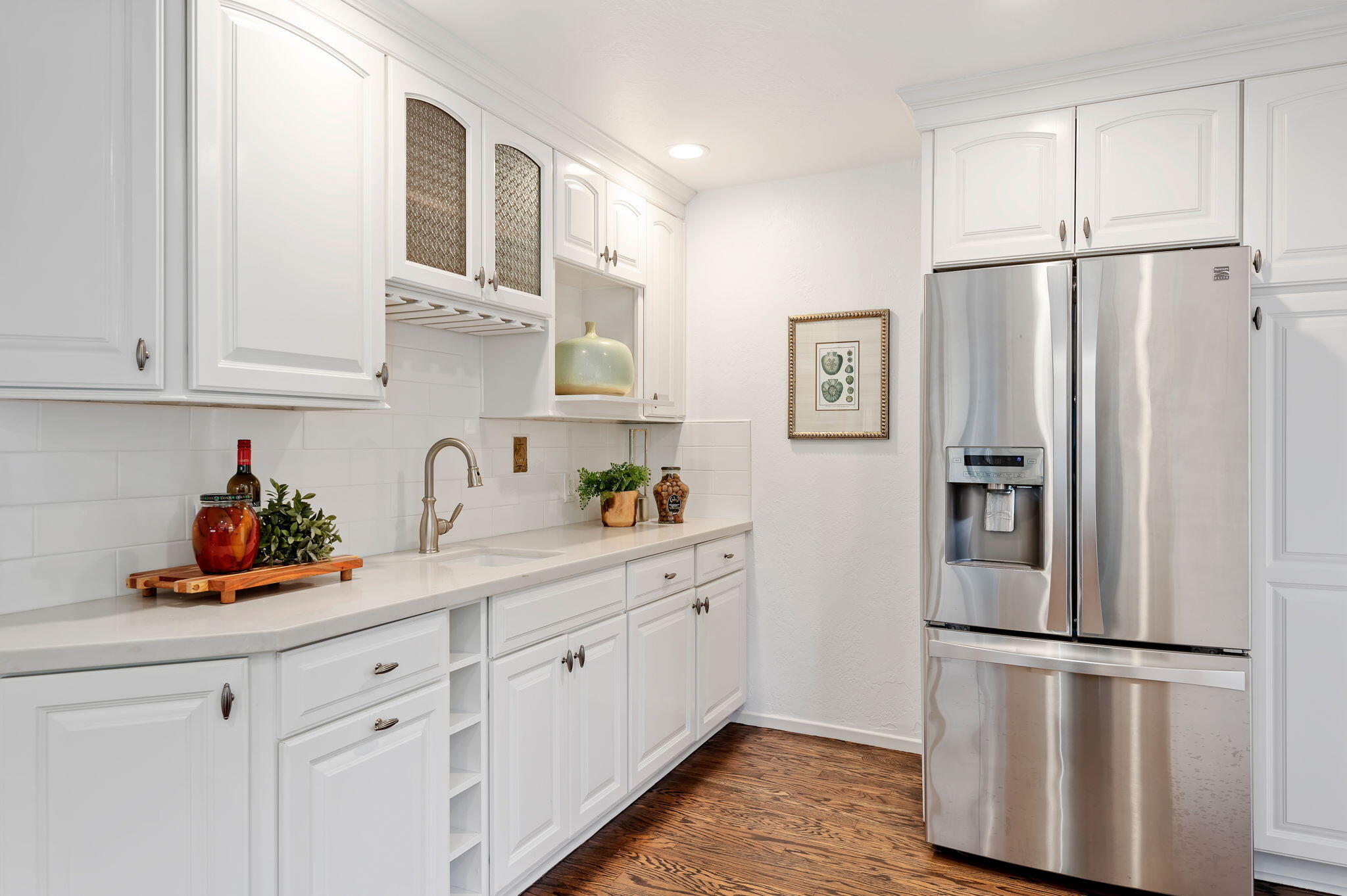 Santa Barbara, California 93105, United States, 4 Bedrooms Bedrooms, ,3 BathroomsBathrooms,Residential,Pending,22079