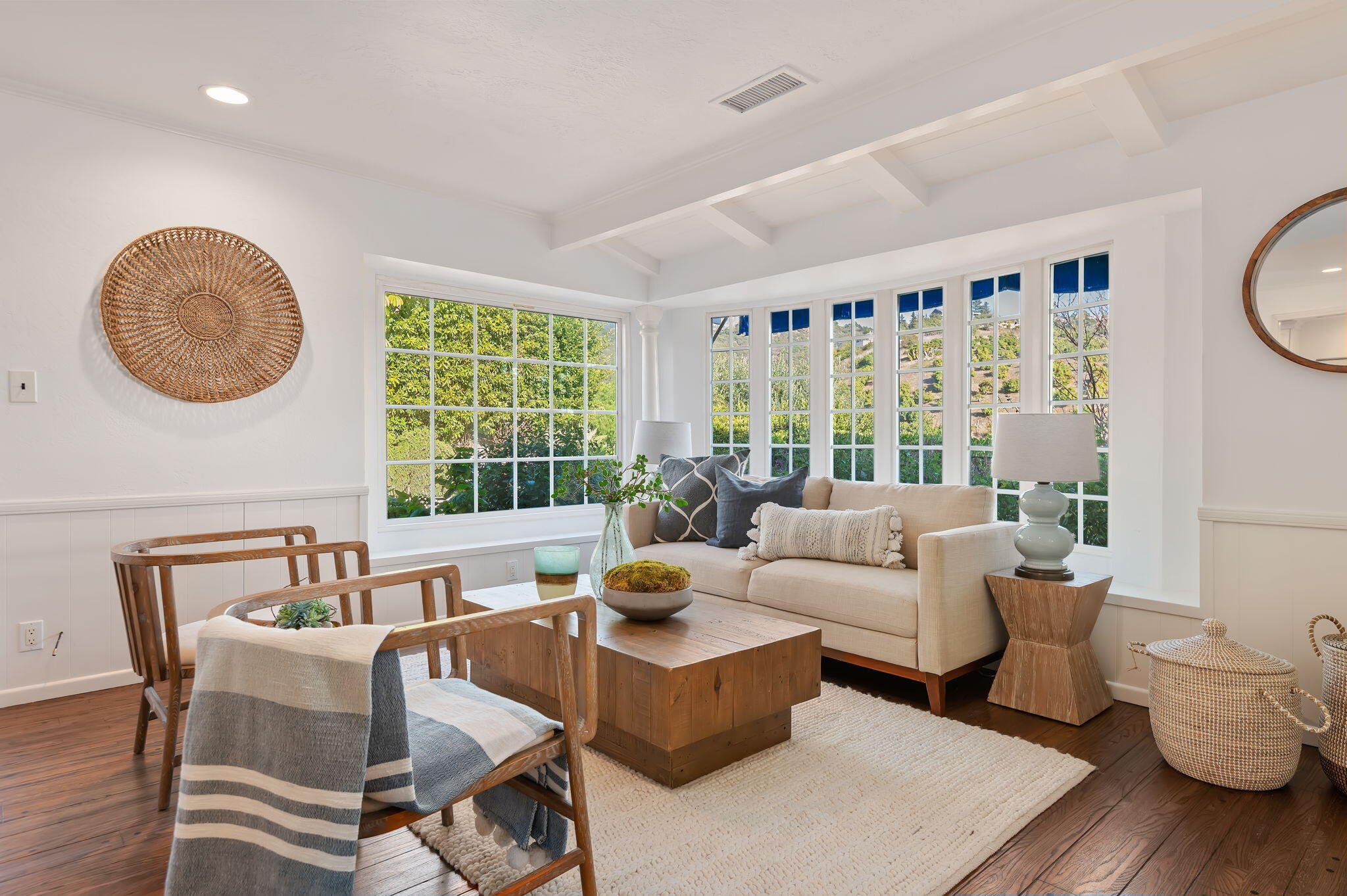 Santa Barbara, California 93105, United States, 4 Bedrooms Bedrooms, ,3 BathroomsBathrooms,Residential,Pending,22079