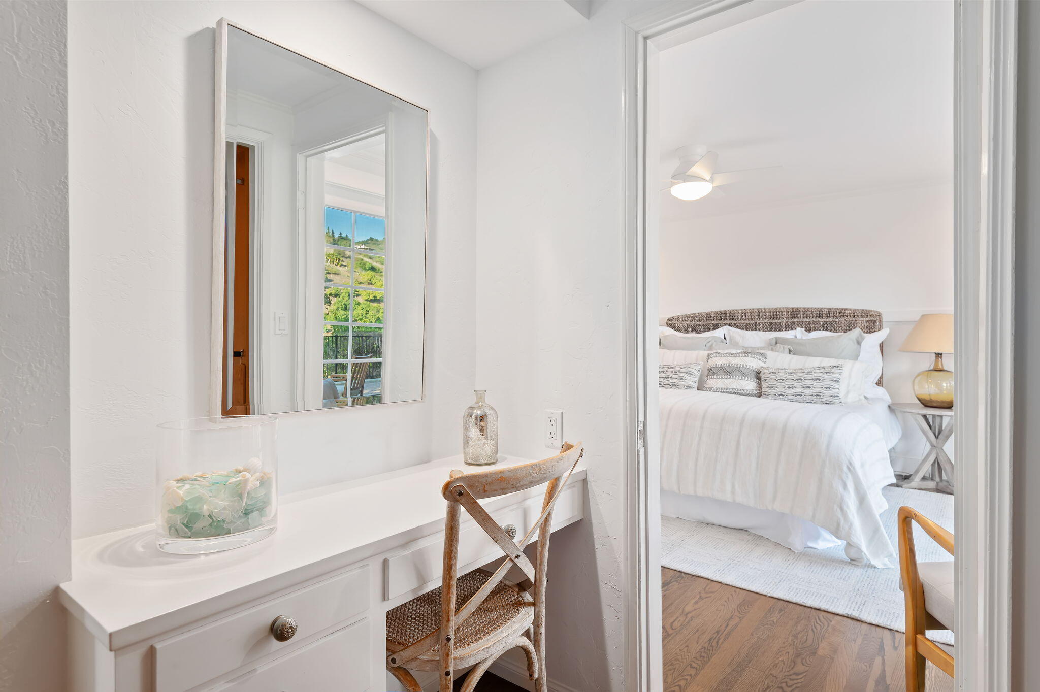 Santa Barbara, California 93105, United States, 4 Bedrooms Bedrooms, ,3 BathroomsBathrooms,Residential,Pending,22079