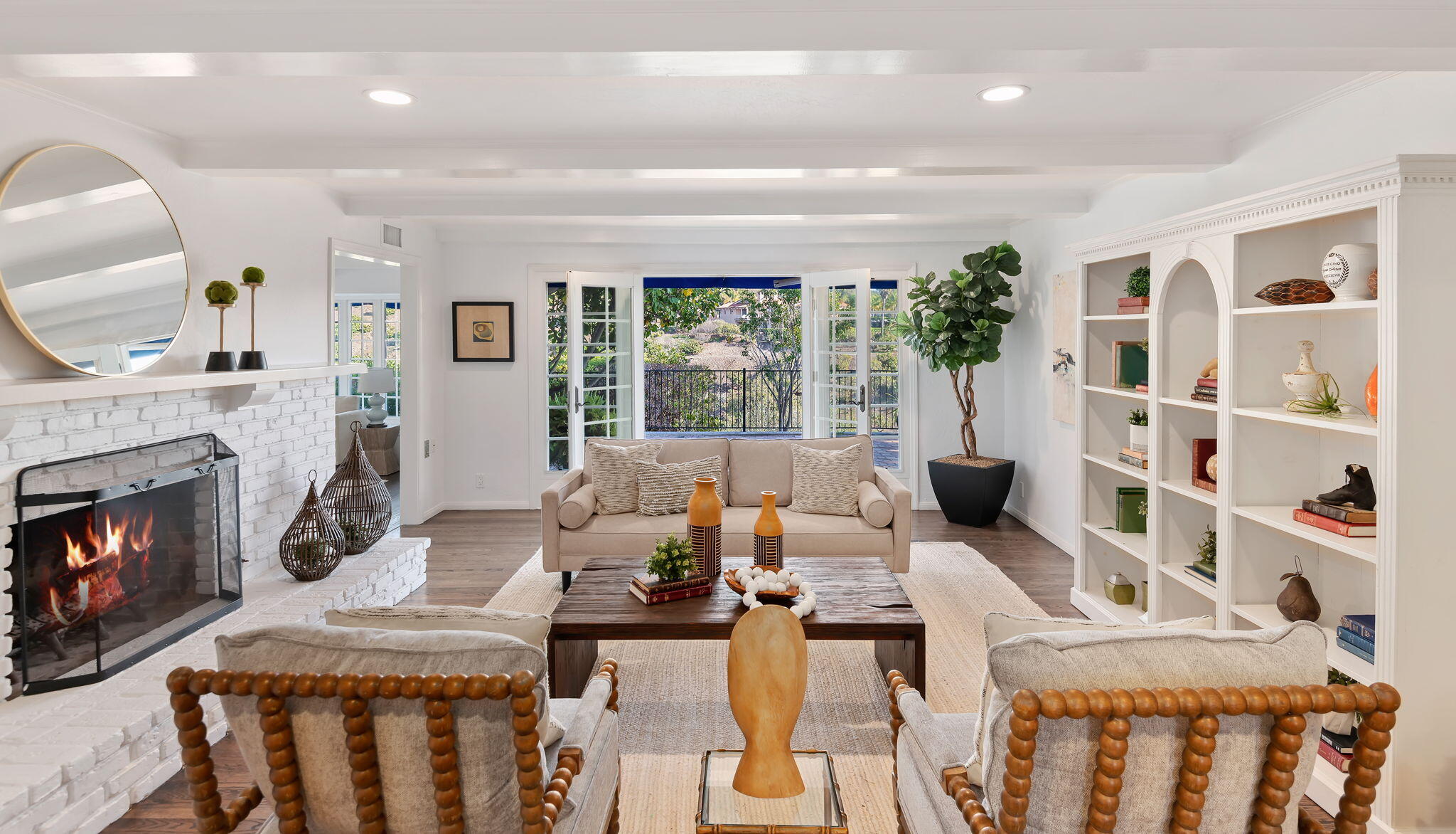 Santa Barbara, California 93105, United States, 4 Bedrooms Bedrooms, ,3 BathroomsBathrooms,Residential,Pending,22079