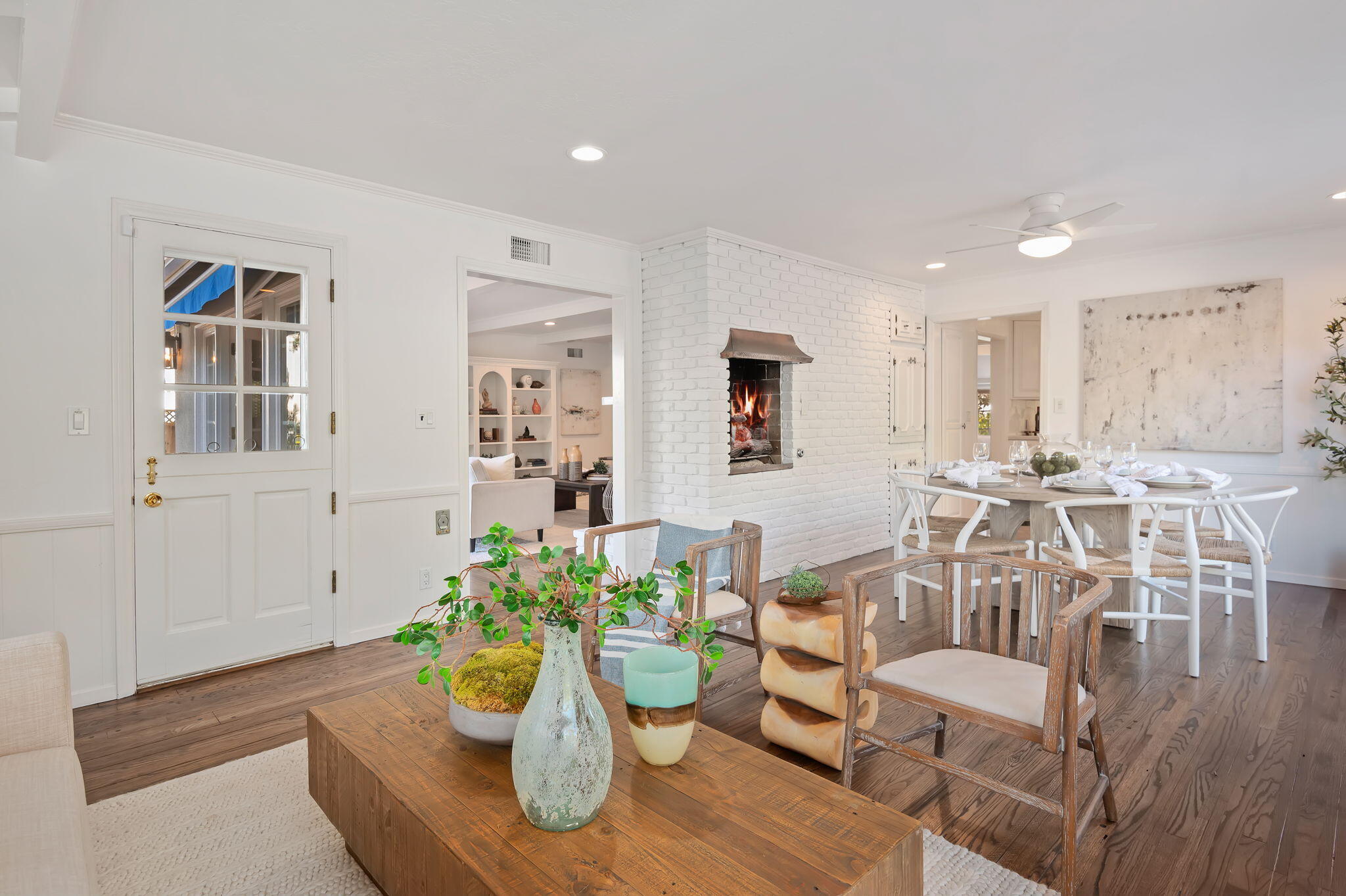 Santa Barbara, California 93105, United States, 4 Bedrooms Bedrooms, ,3 BathroomsBathrooms,Residential,Pending,22079