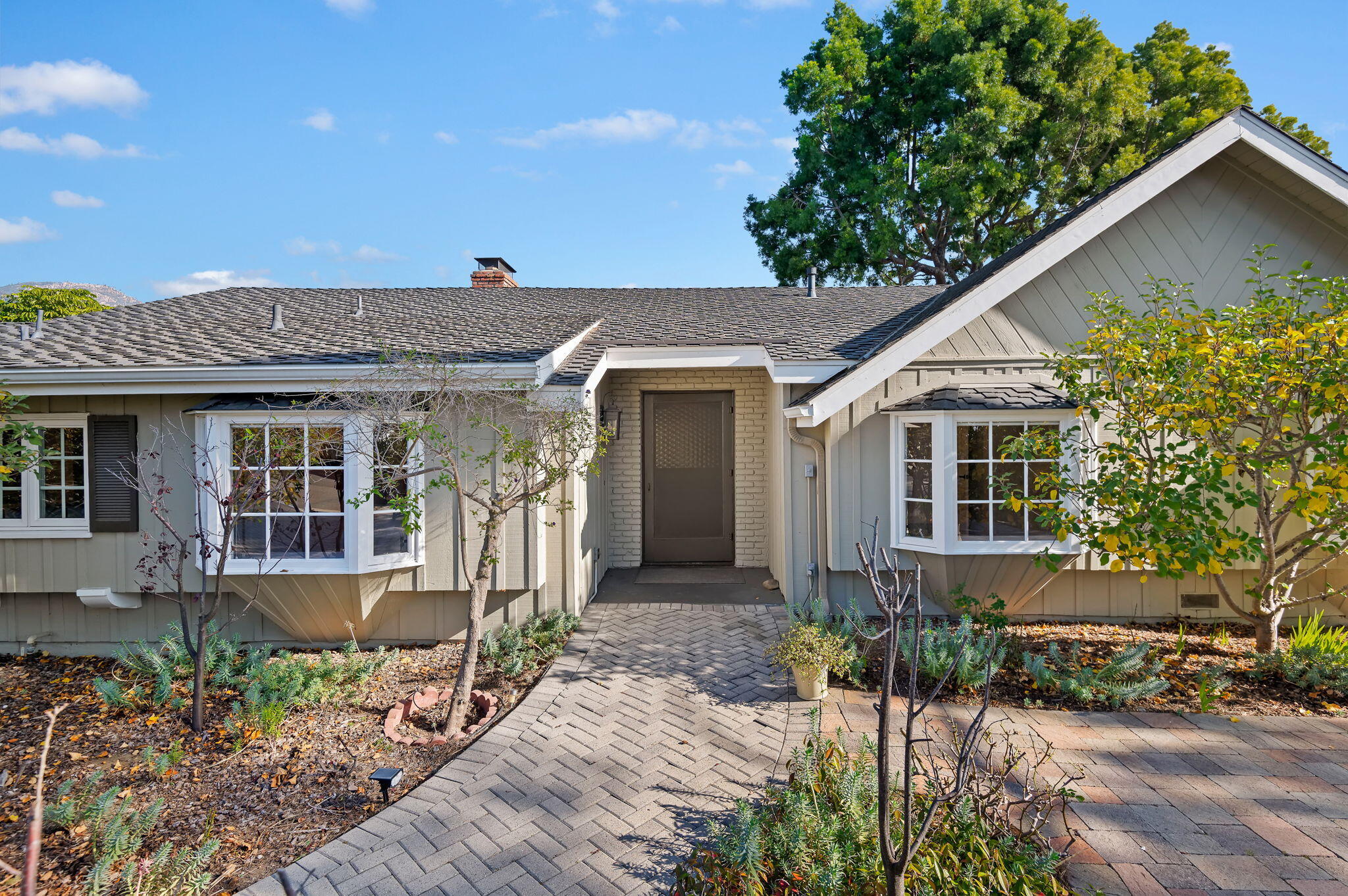 Santa Barbara, California 93105, United States, 4 Bedrooms Bedrooms, ,3 BathroomsBathrooms,Residential,Pending,22079