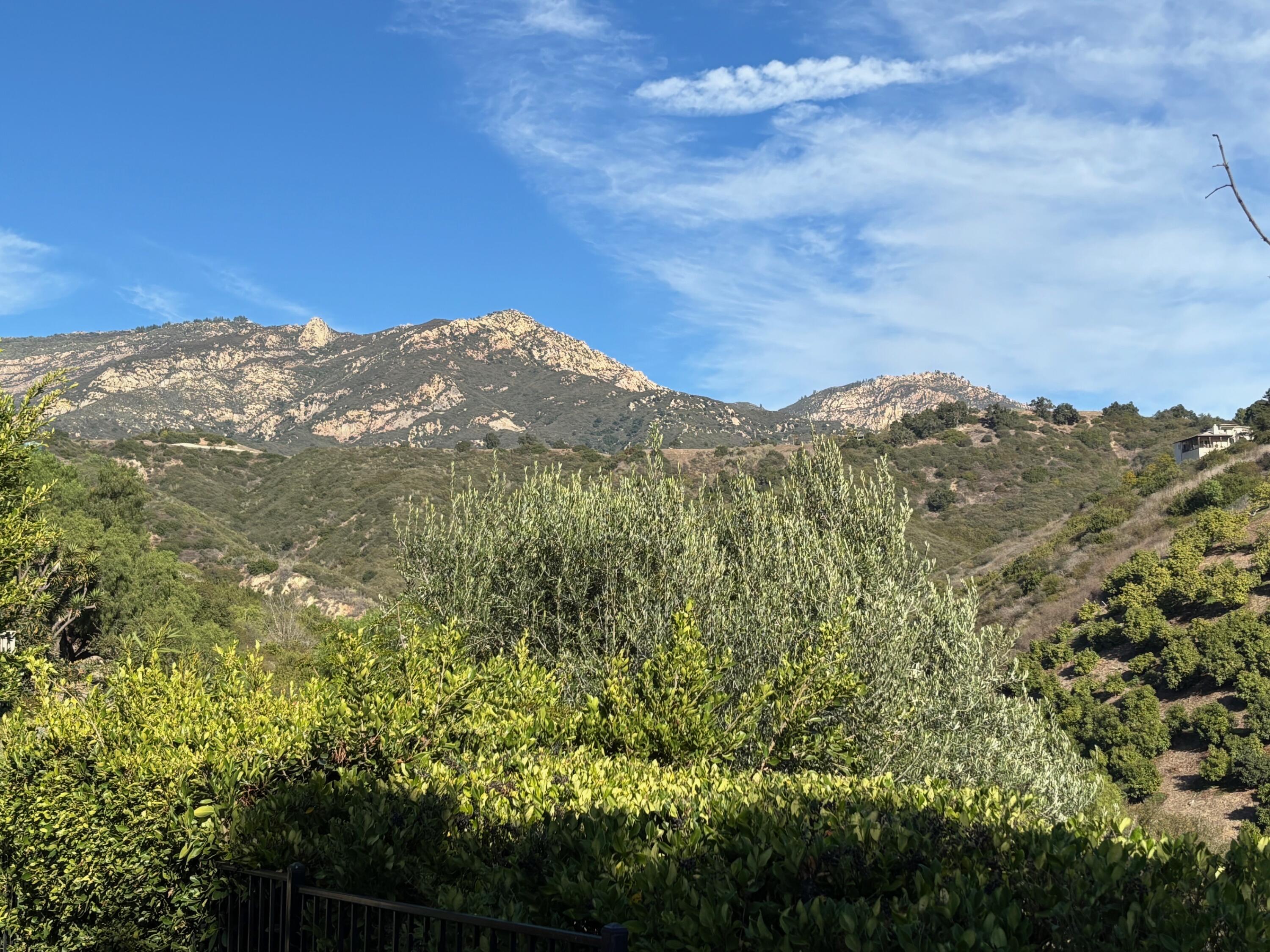 Santa Barbara, California 93105, United States, 4 Bedrooms Bedrooms, ,3 BathroomsBathrooms,Residential,Pending,22079