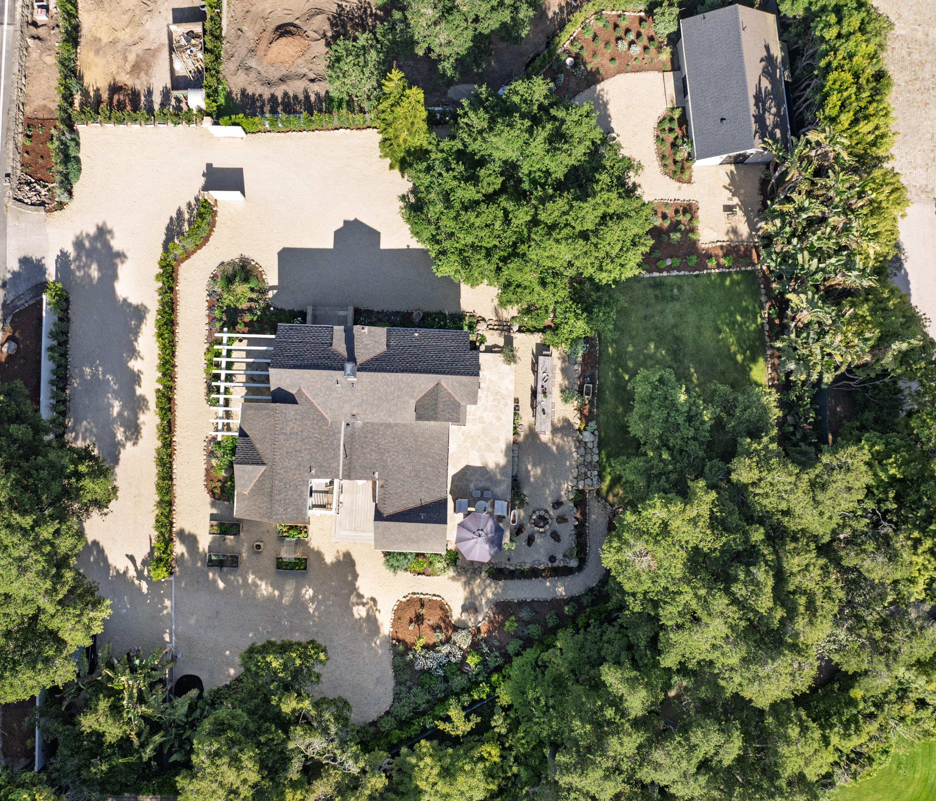 Montecito, California 93108, United States, 3 Bedrooms Bedrooms, ,3 BathroomsBathrooms,Residential,Active,117940