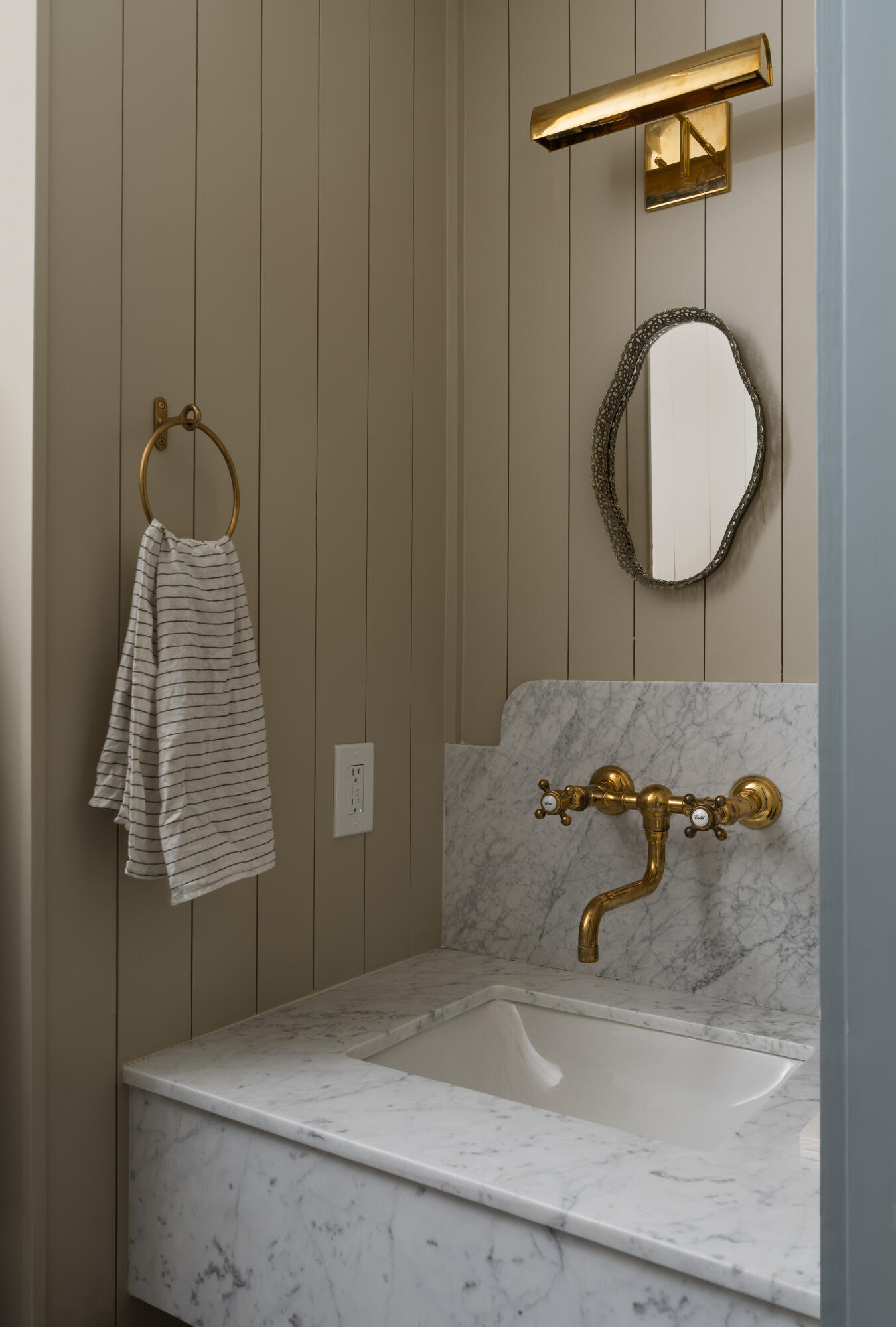 Montecito, California 93108, United States, 3 Bedrooms Bedrooms, ,3 BathroomsBathrooms,Residential,Active,117940