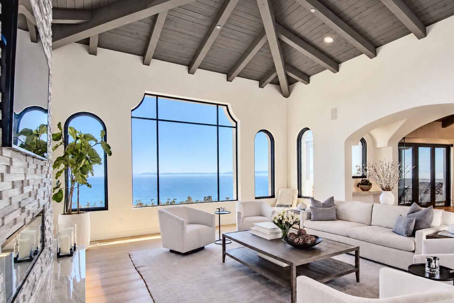 1213 Harbor Hills Drive