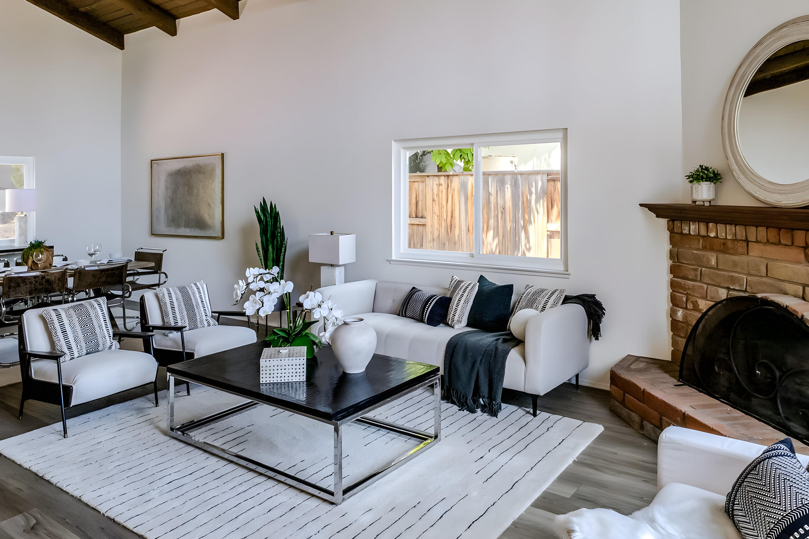 Santa Barbara, California 93111, United States, 5 Bedrooms Bedrooms, ,4 BathroomsBathrooms,Residential,Active,166710