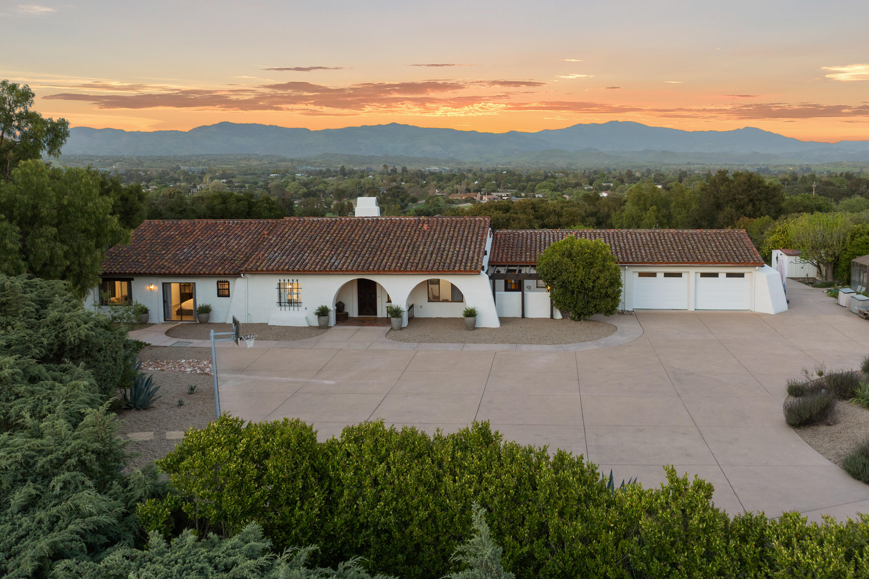 Solvang, California 93463, United States, 4 Bedrooms Bedrooms, ,3 BathroomsBathrooms,Residential,Active,111695