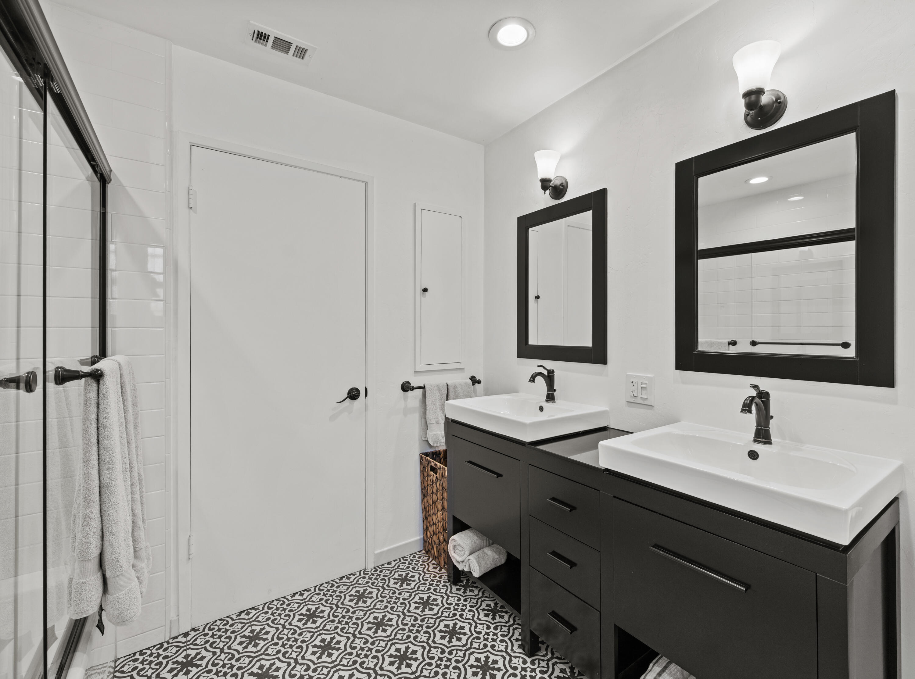 Solvang, California 93463, United States, 4 Bedrooms Bedrooms, ,3 BathroomsBathrooms,Residential,Active,111695