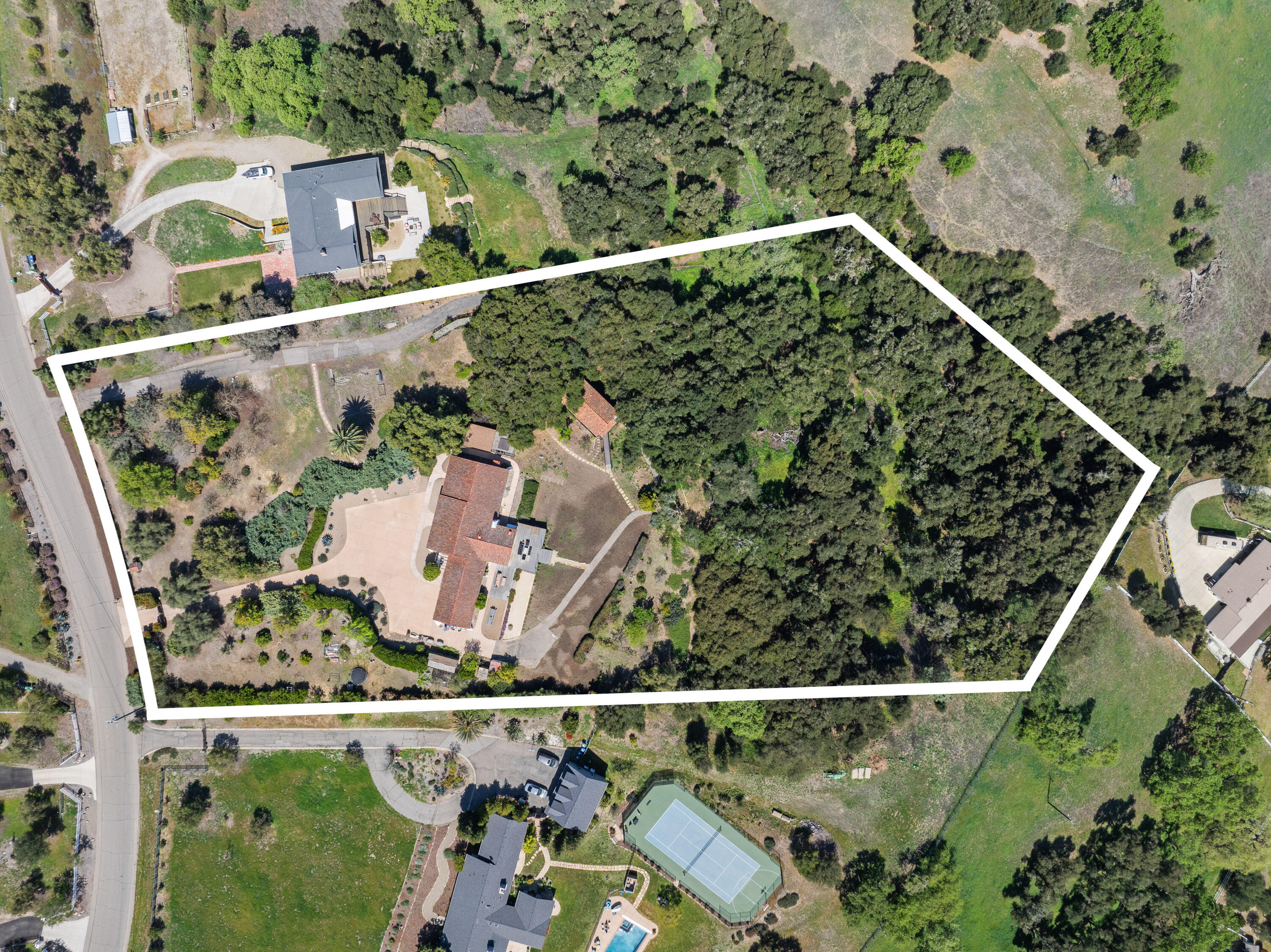 Solvang, California 93463, United States, 4 Bedrooms Bedrooms, ,3 BathroomsBathrooms,Residential,Active,111695