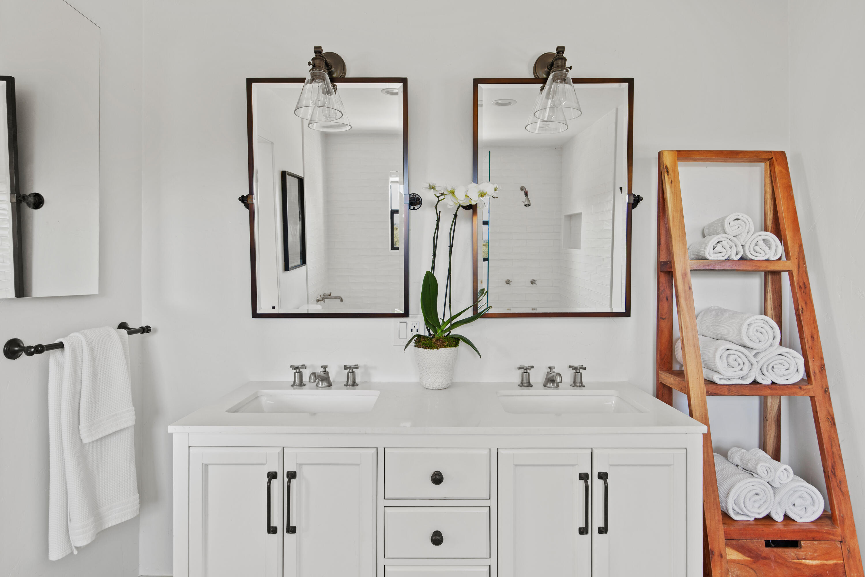 Solvang, California 93463, United States, 4 Bedrooms Bedrooms, ,3 BathroomsBathrooms,Residential,Active,111695