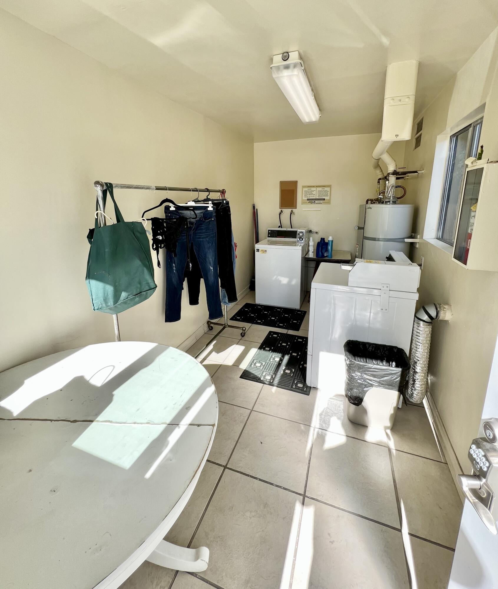 Santa Barbara, California 93103, United States, 1 Bedroom Bedrooms, ,1 BathroomBathrooms,Residential,Active,226976